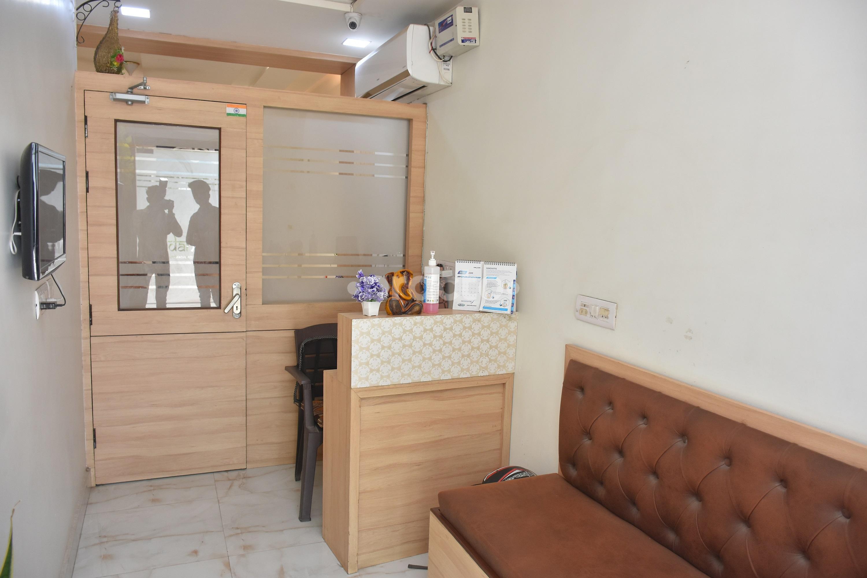 Waiting Area at Dantkriti Dentofacial Aesthetics And Implant Center Ardee City Gurgaon