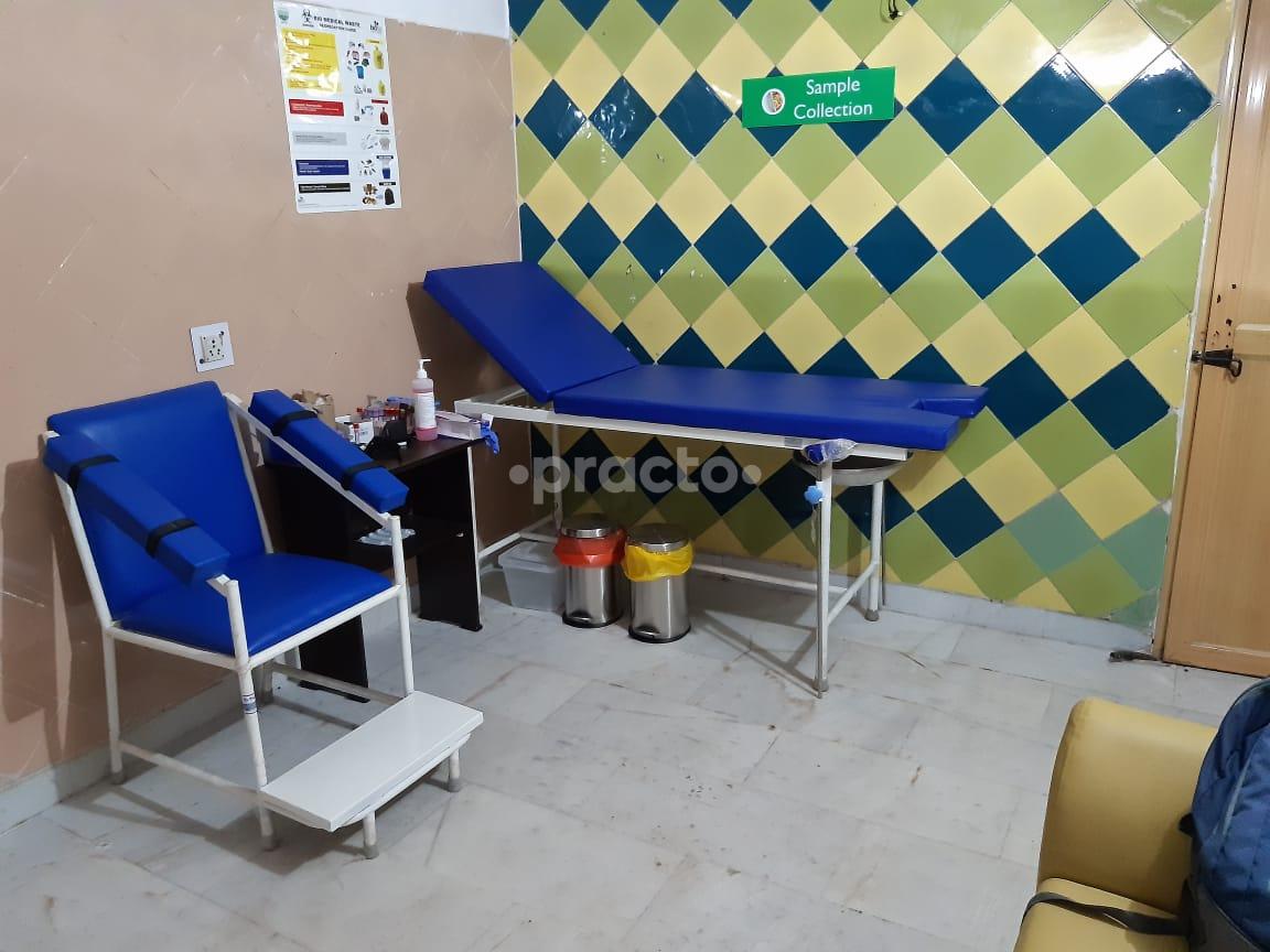 Waiting Area at Metropolis Clinic Rohini Sector 8 Delhi