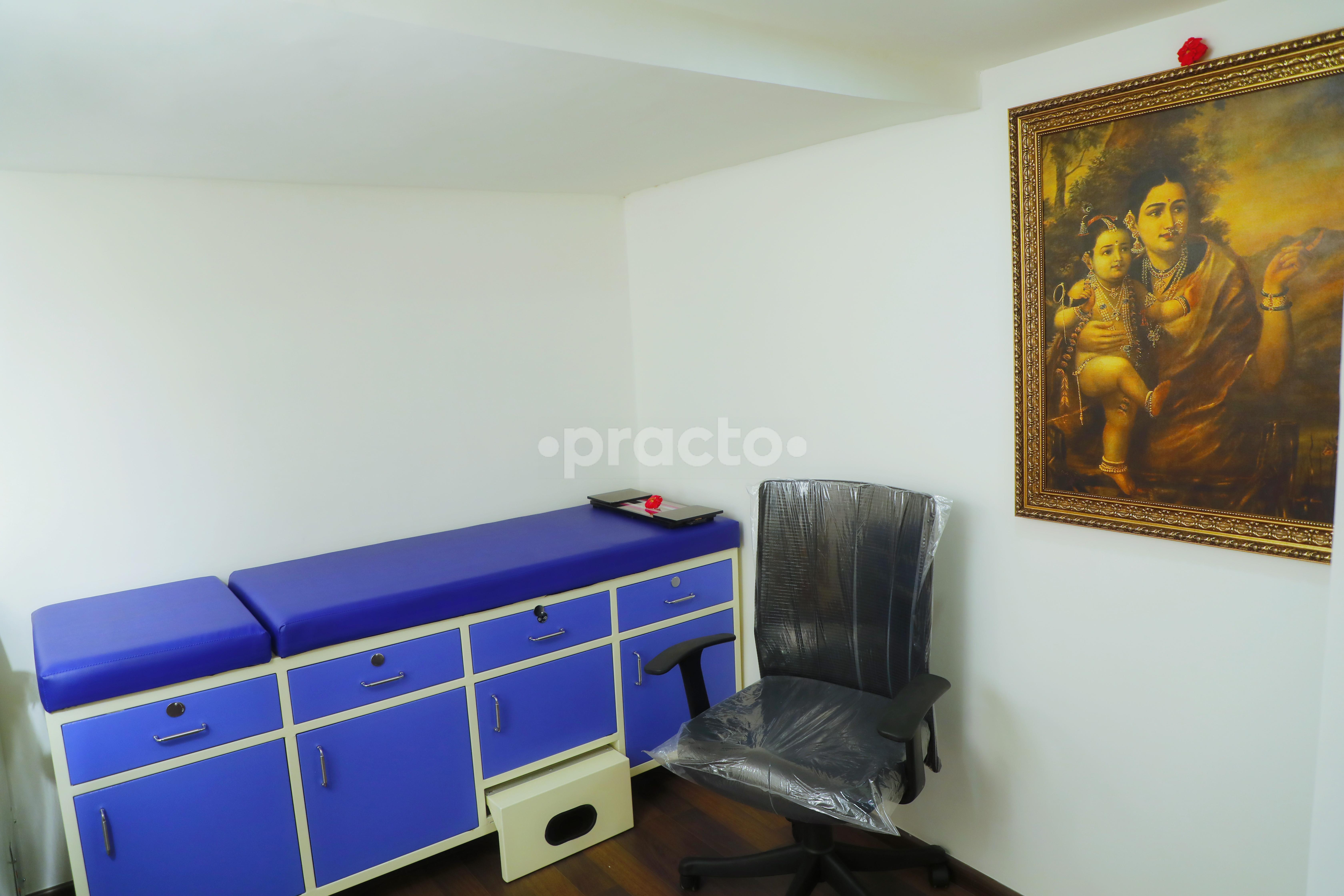 Consultation Room at Little Hearts Children Clinic Mahalakshmi Layout Bangalore