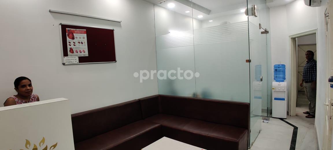 Reception at Apex Heart And Gynae Clinic Rohini Sector 15 Delhi