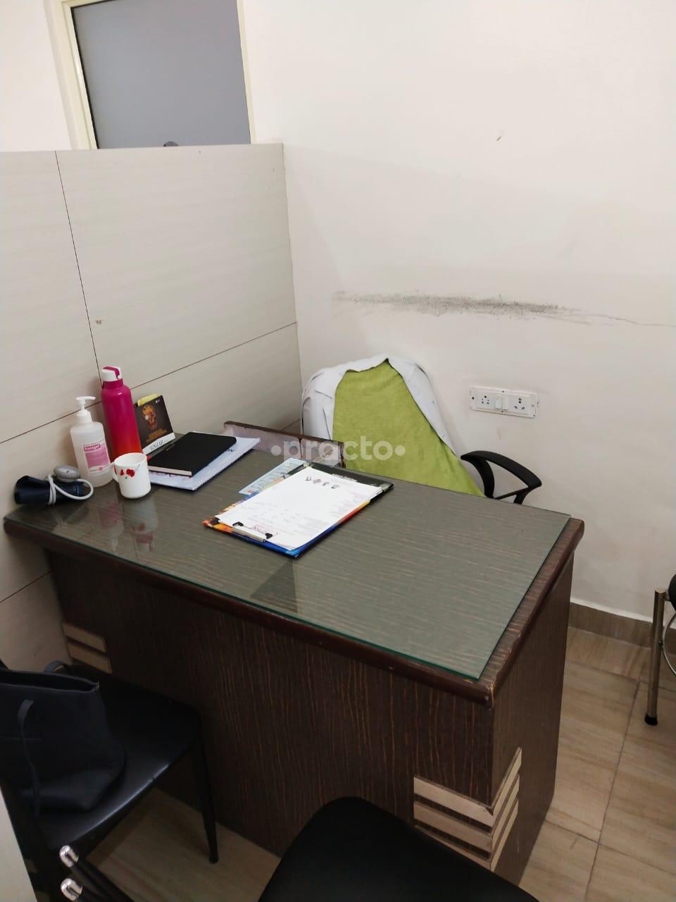 Consultation Room at Advanced Physiotherapy & Rehabilitation Centre Defence Colony Delhi