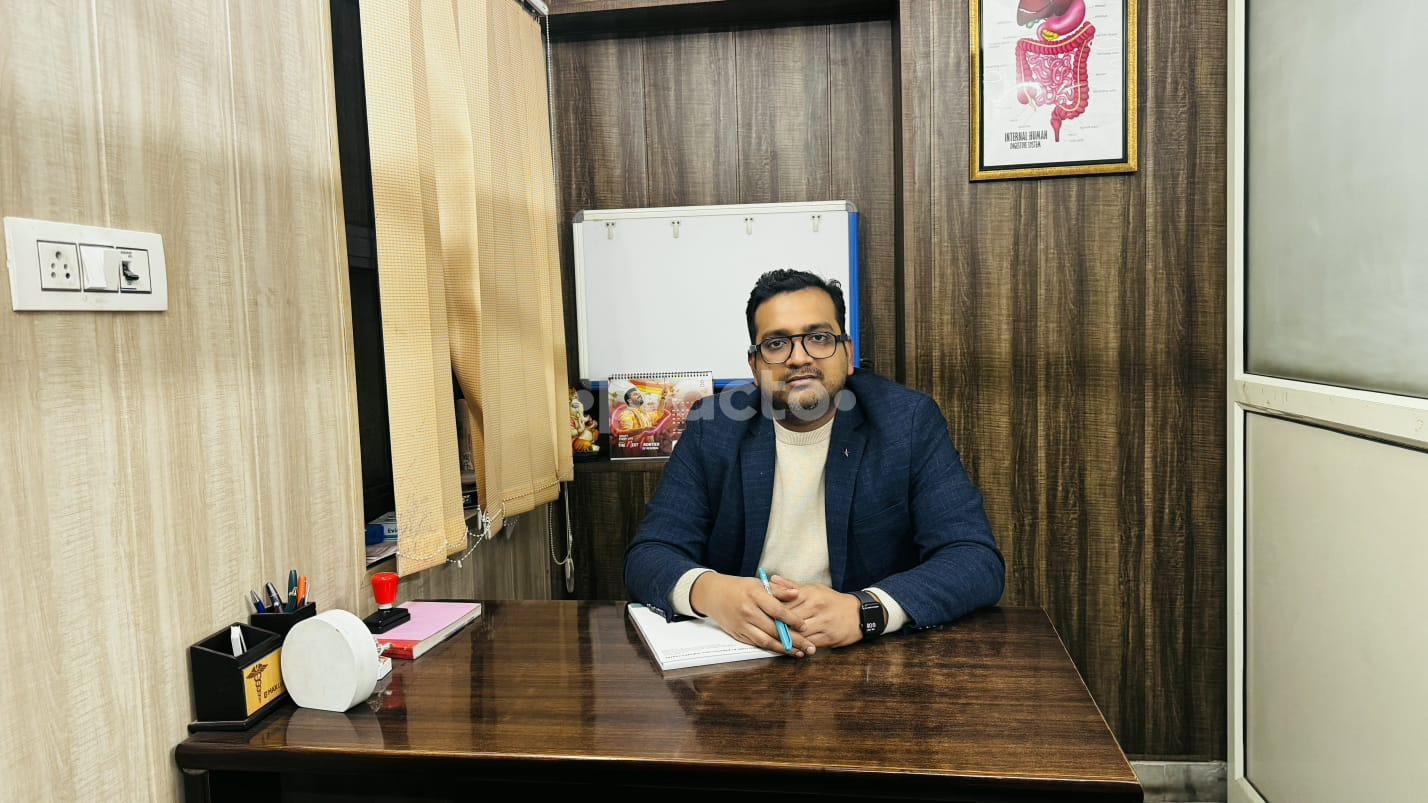Consultation Room at Gynaecology Gastro Liver and Laparoscopic Surgery Centre Dilshad Garden Delhi