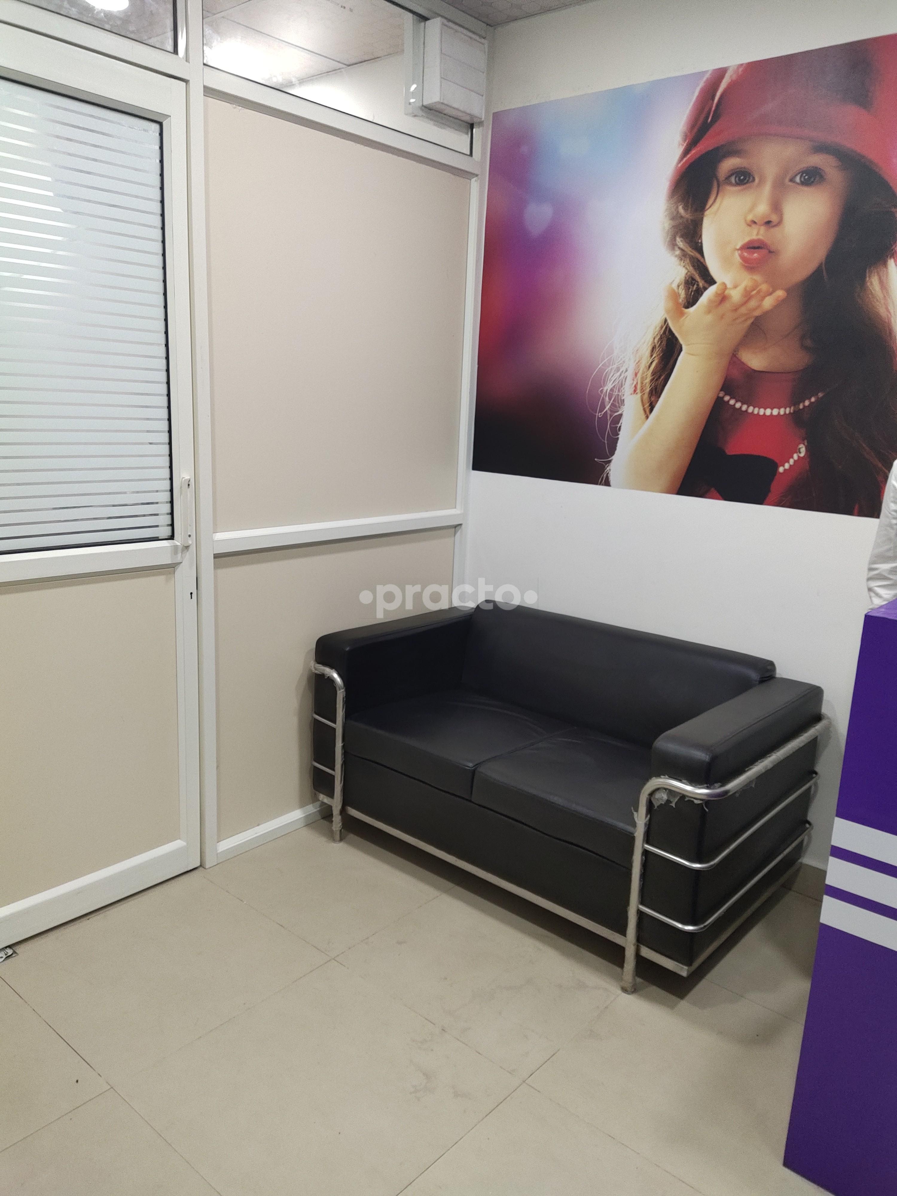 Waiting Area at Shambhavi Healthcare Clinic & Vaccination Centre Sector 75 Noida