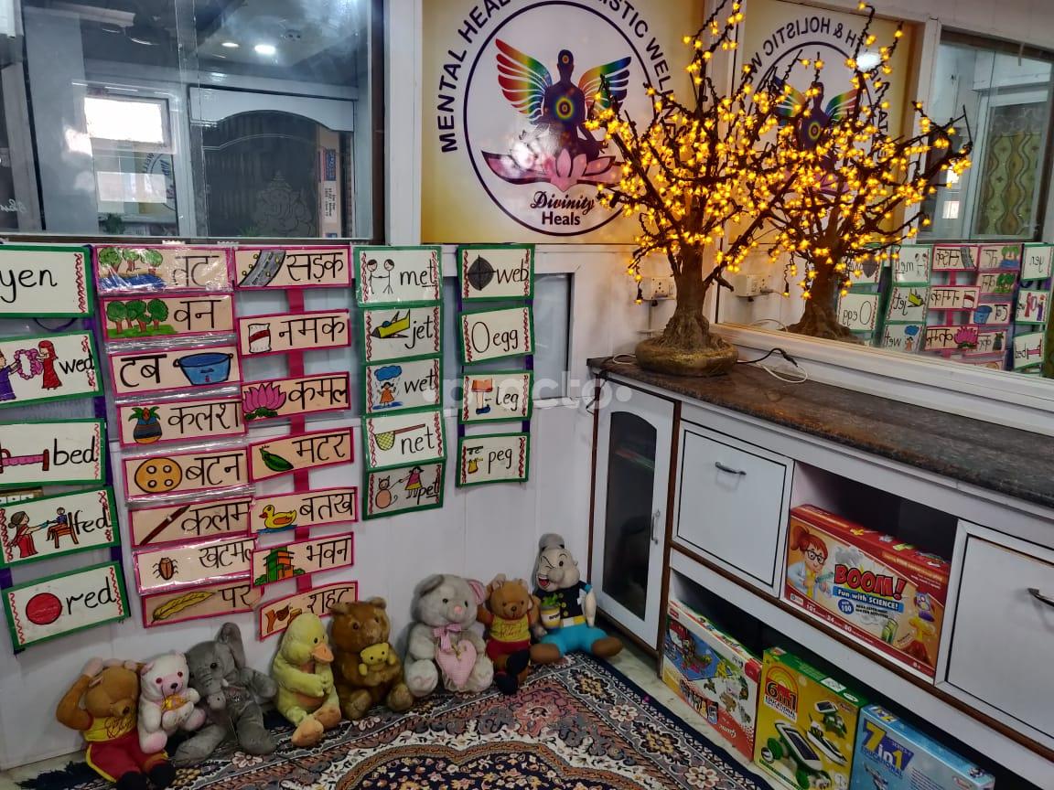 Therapy/Massage Room at Divinity Clinic Vaishali Ghaziabad