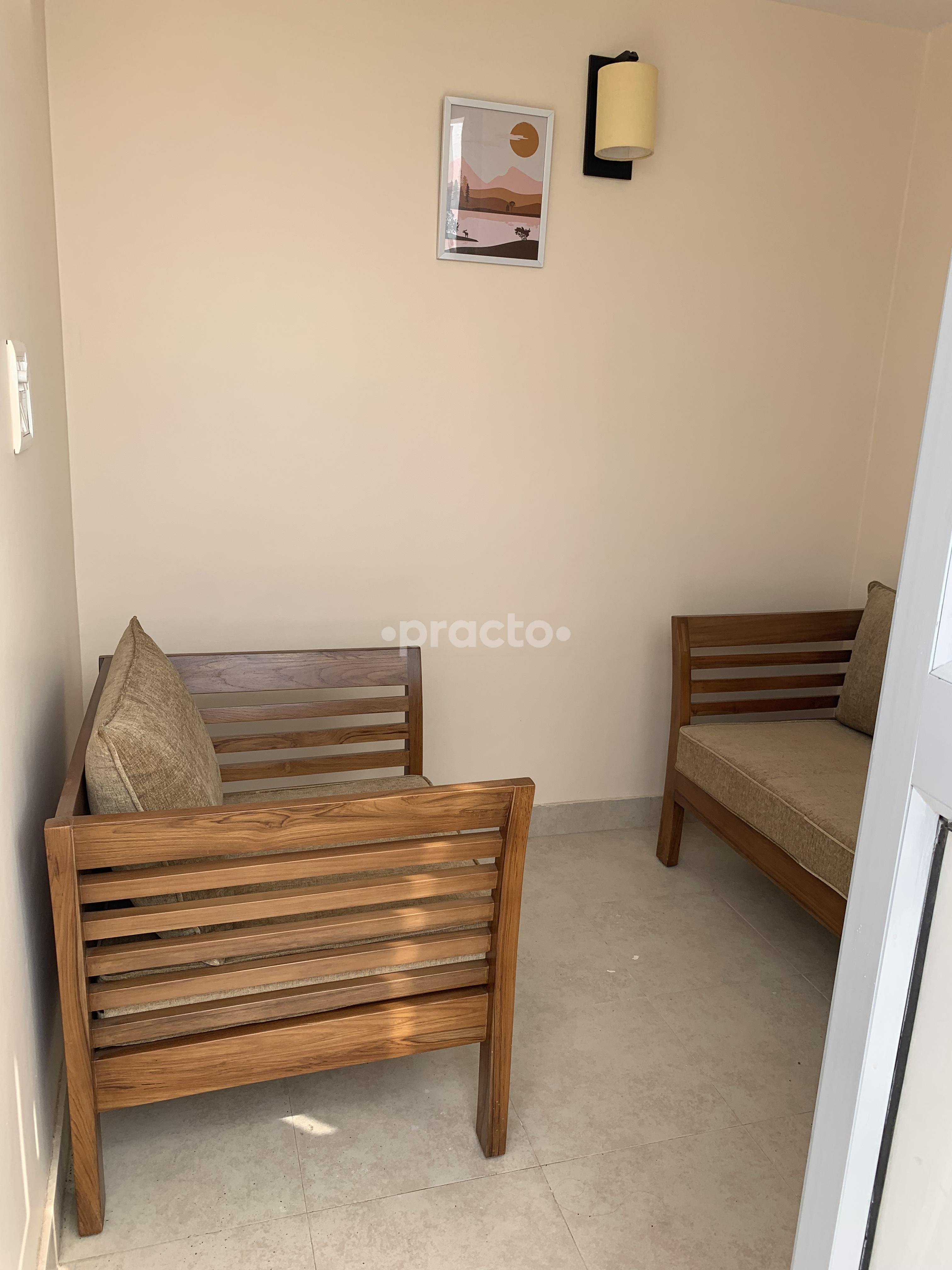 Consultation Room at Jagjit Kaur-MyTherapist Clinic Gurgaon Sector 45 Gurgaon