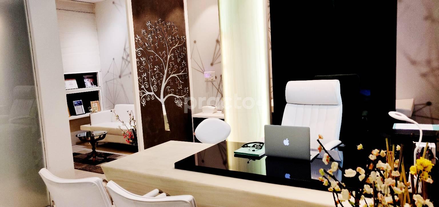 Consultation Room at Athishayam Clinic Ashiyana Lucknow