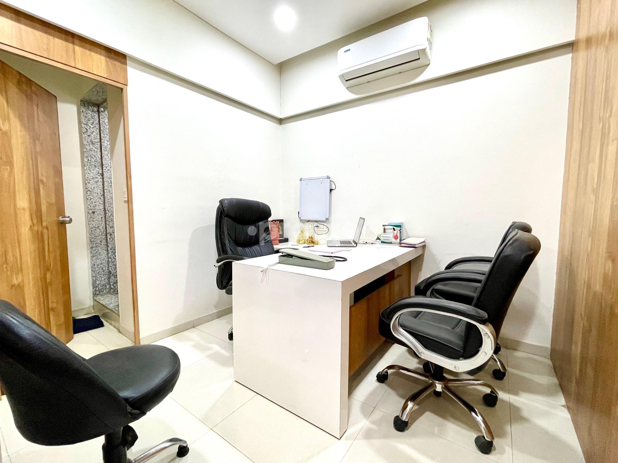 Consultation Room at Sampan Clinic Thaltej Ahmedabad