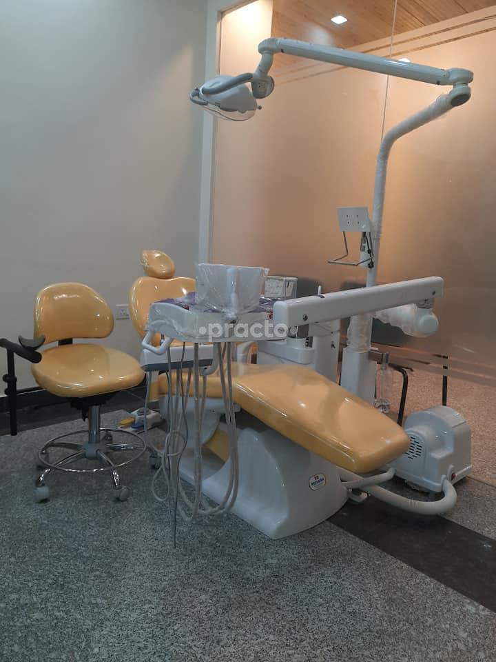 Consultation Room at Revive Multispeciality Clinic Greenfields Faridabad