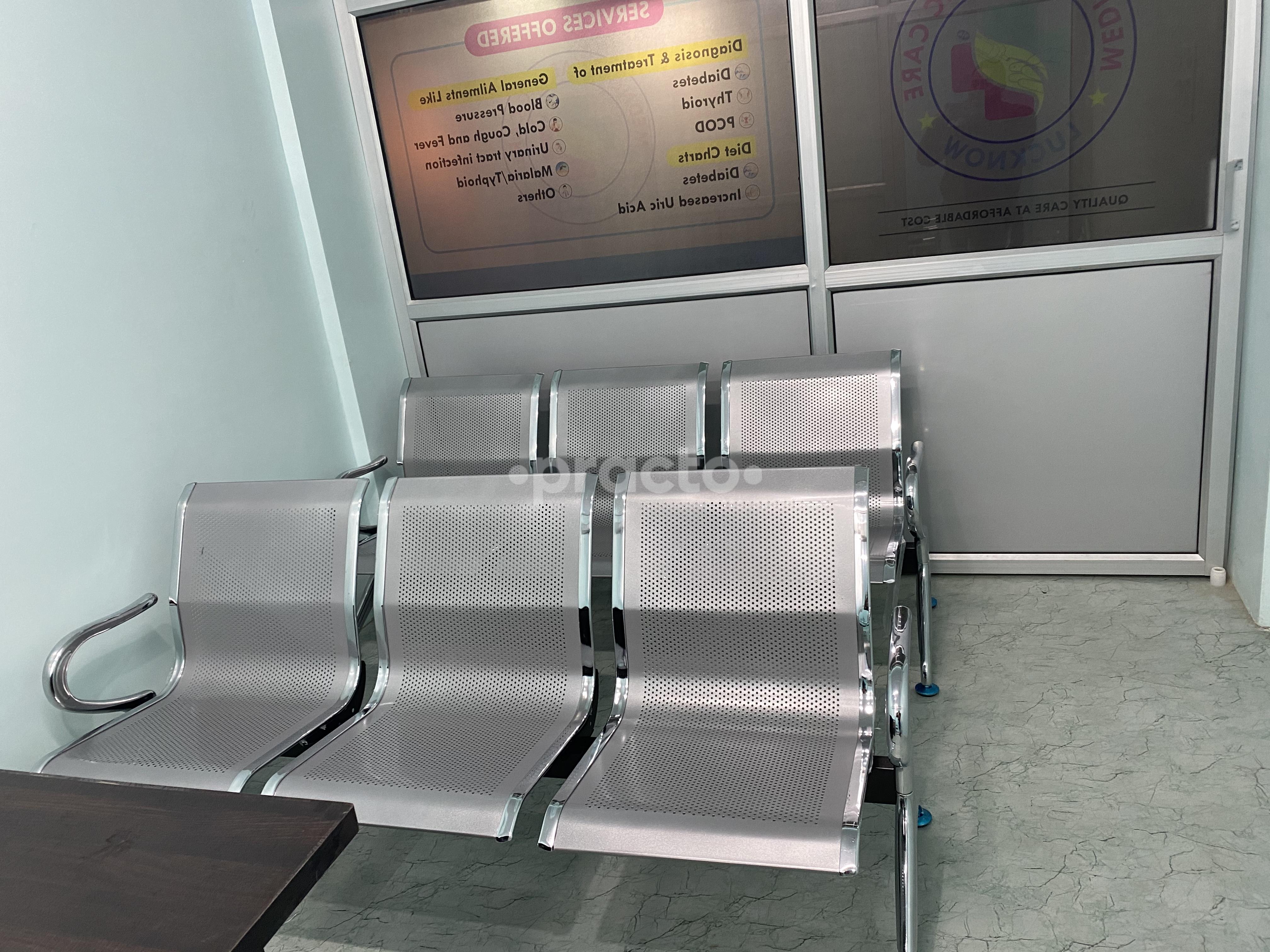 Reception Area at Mednol Diabetic Care Jankipuram Lucknow