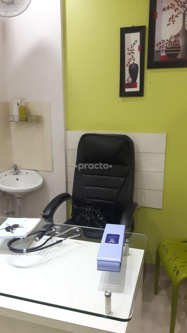Consultation Room at Shri Clinic Bavdhan Pune