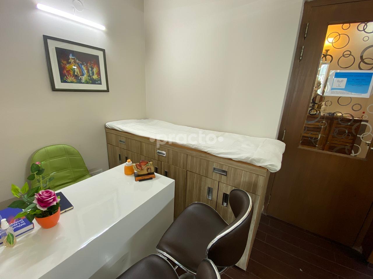 Consultation Room at Comprehensive Urocare Clinic Gurgaon Sector 53 Gurgaon