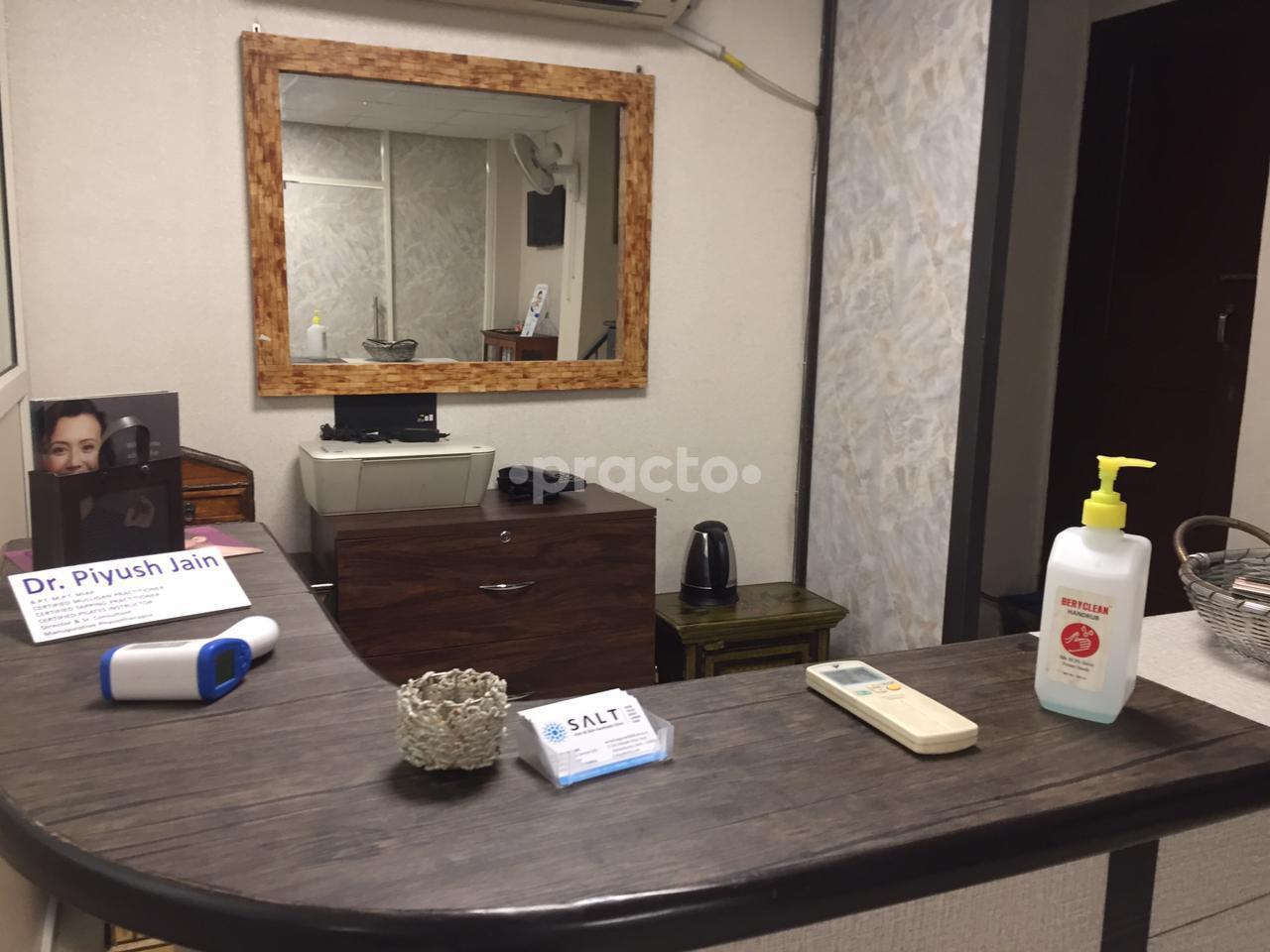 Consultation Room at Gem Spine Clinic Physiotherapy Karkardooma Delhi