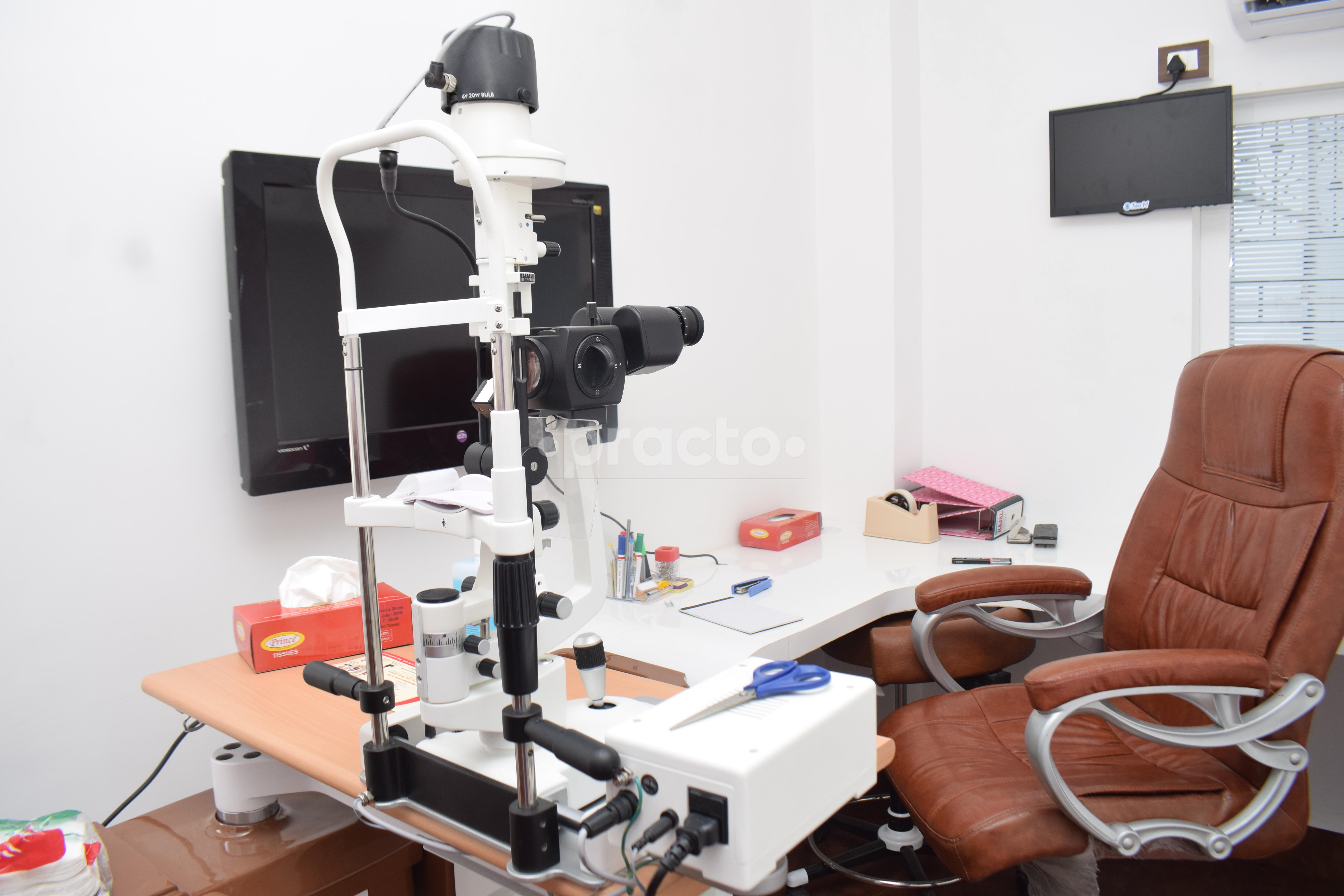 Consultation Room at Crystal Clear Eye Institute Andheri West Mumbai