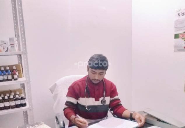 Waiting Area at Dr. Shikhar Homoeopathy Indira Nagar Lucknow