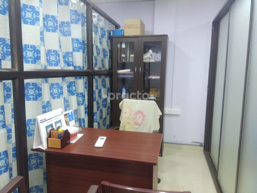 Consultation Room at SmileMakers Multispeciality Dental Clinic and Implant Centre Selaiyur Chennai