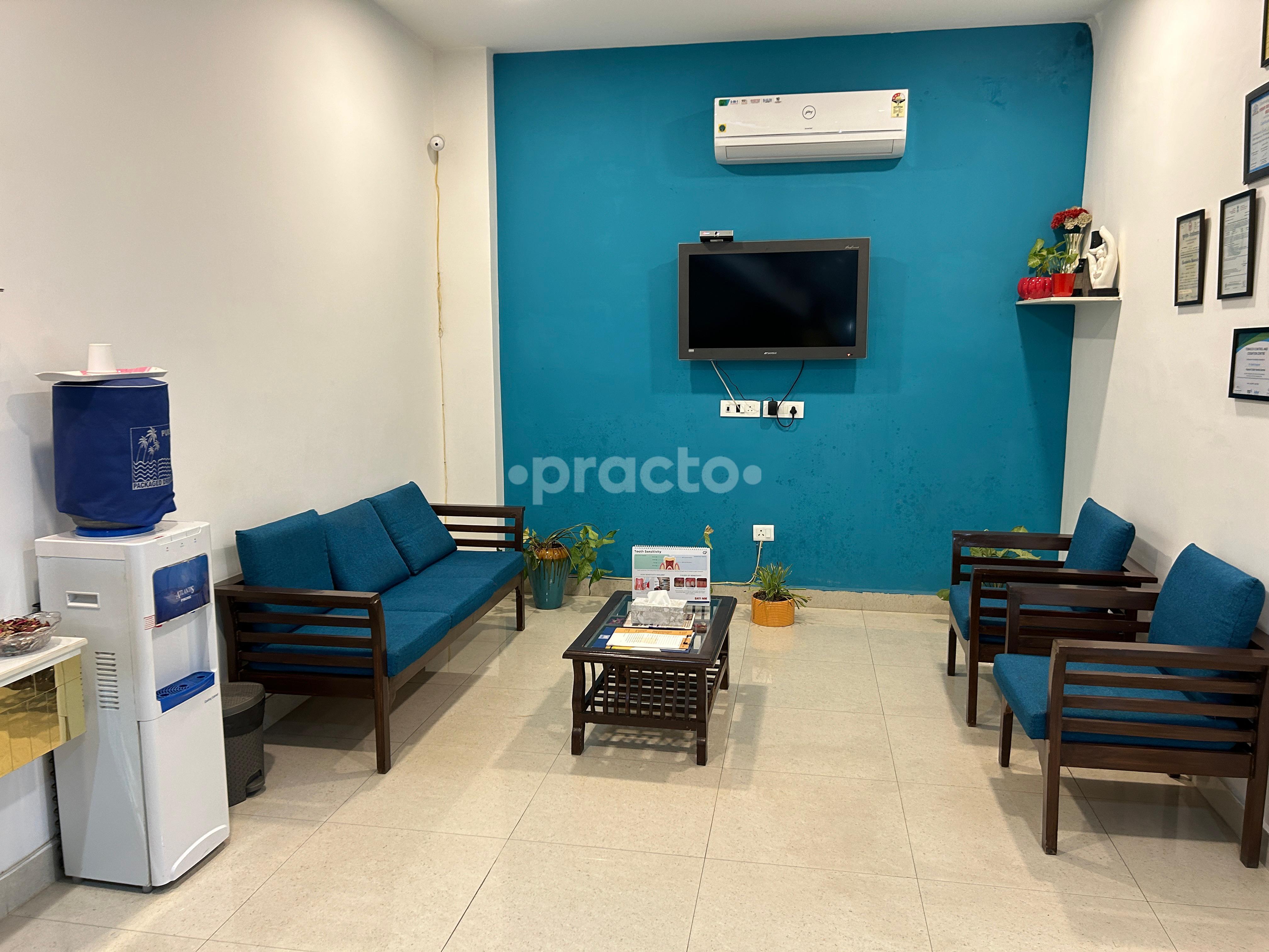 Waiting Area at Ayush Heart And Wellness Care Clinic Sushant Lok I Gurgaon