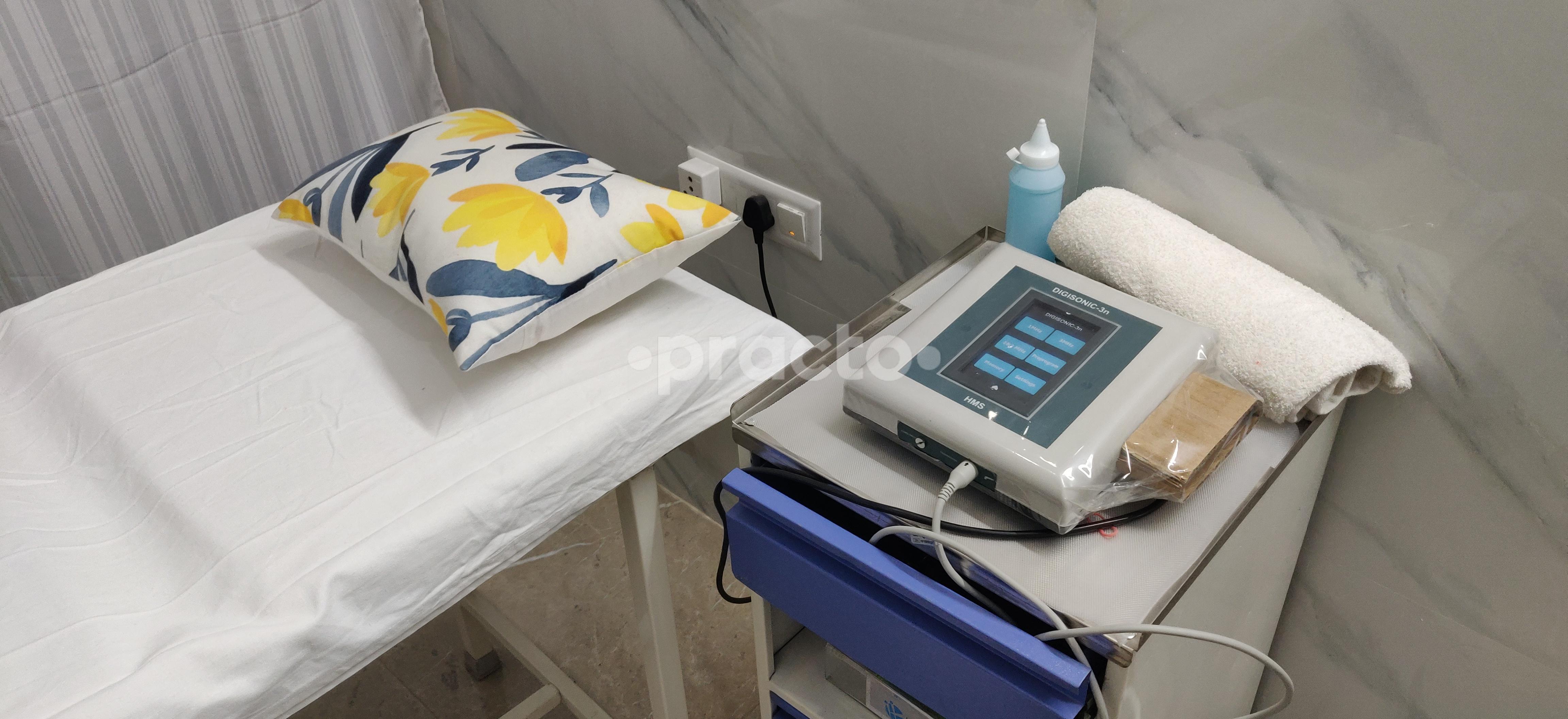 Physiotherapy Room at The Painsmith Clinic - Physiotherapy and Rehabilitation Centre Gurgaon Sector 51 Gurgaon