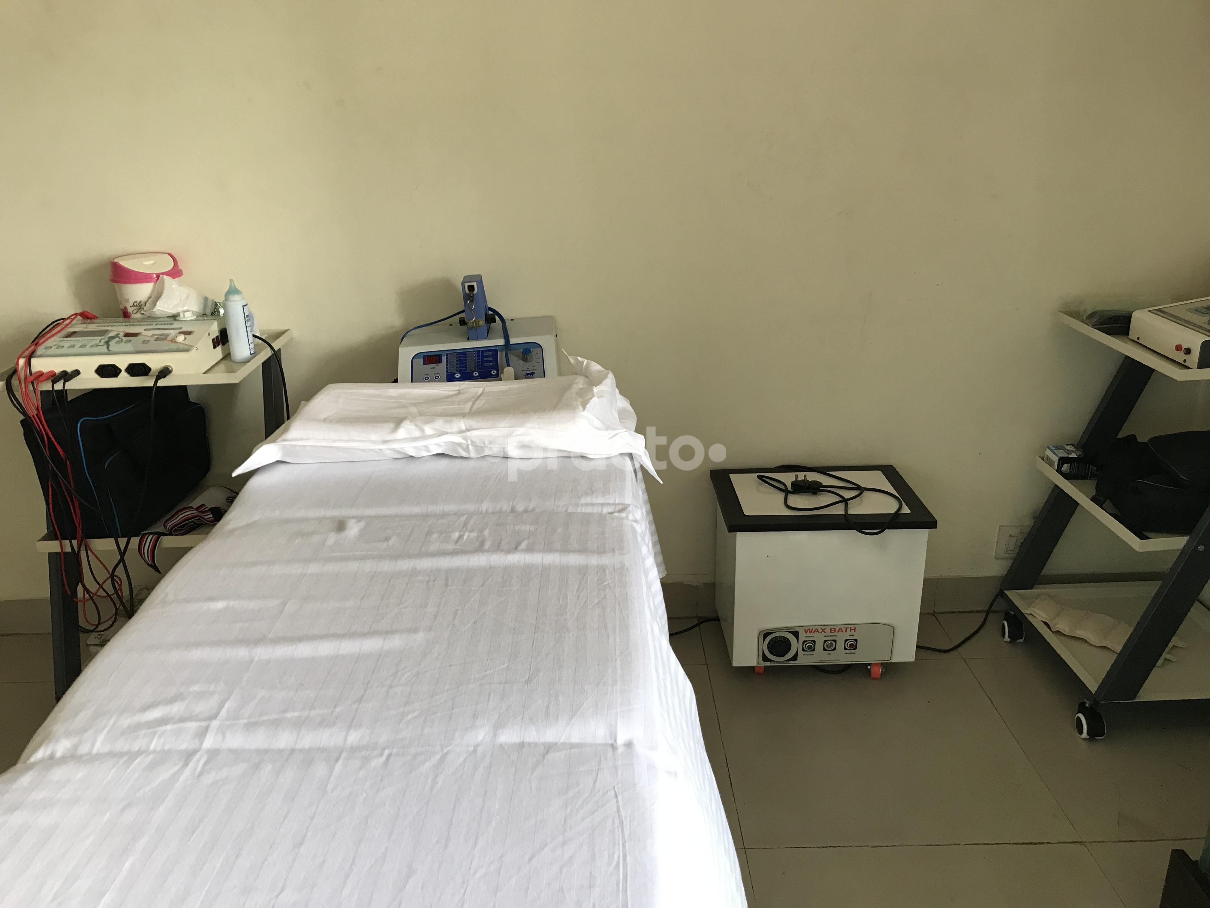 Equipment Area at Nerves & Muscles Physiotherapy and Neuro-Rehabilitation Clinic Gurgaon Sector 57 Gurgaon
