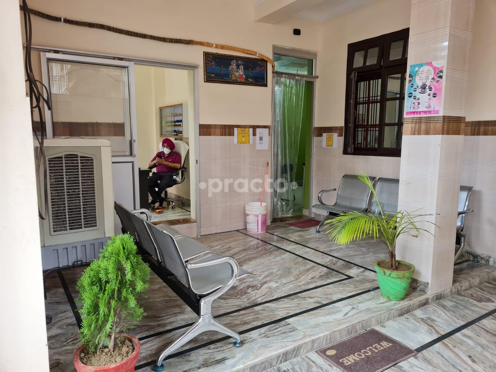 Waiting Area at Singh Family Clinic Vrindavan yojana Lucknow