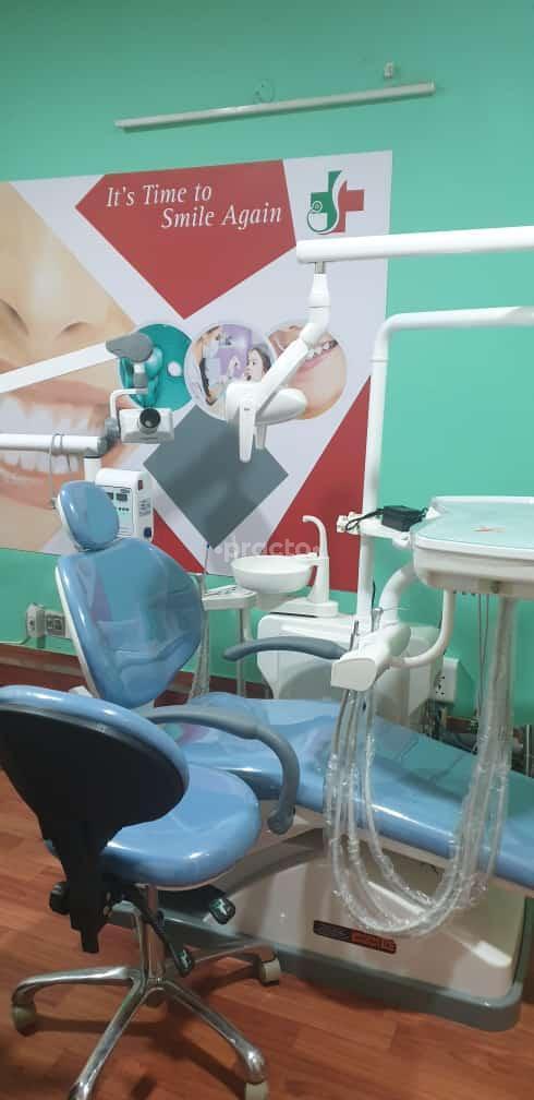 Consultation Room at Healthy Wave Clinics Indirapuram Ghaziabad