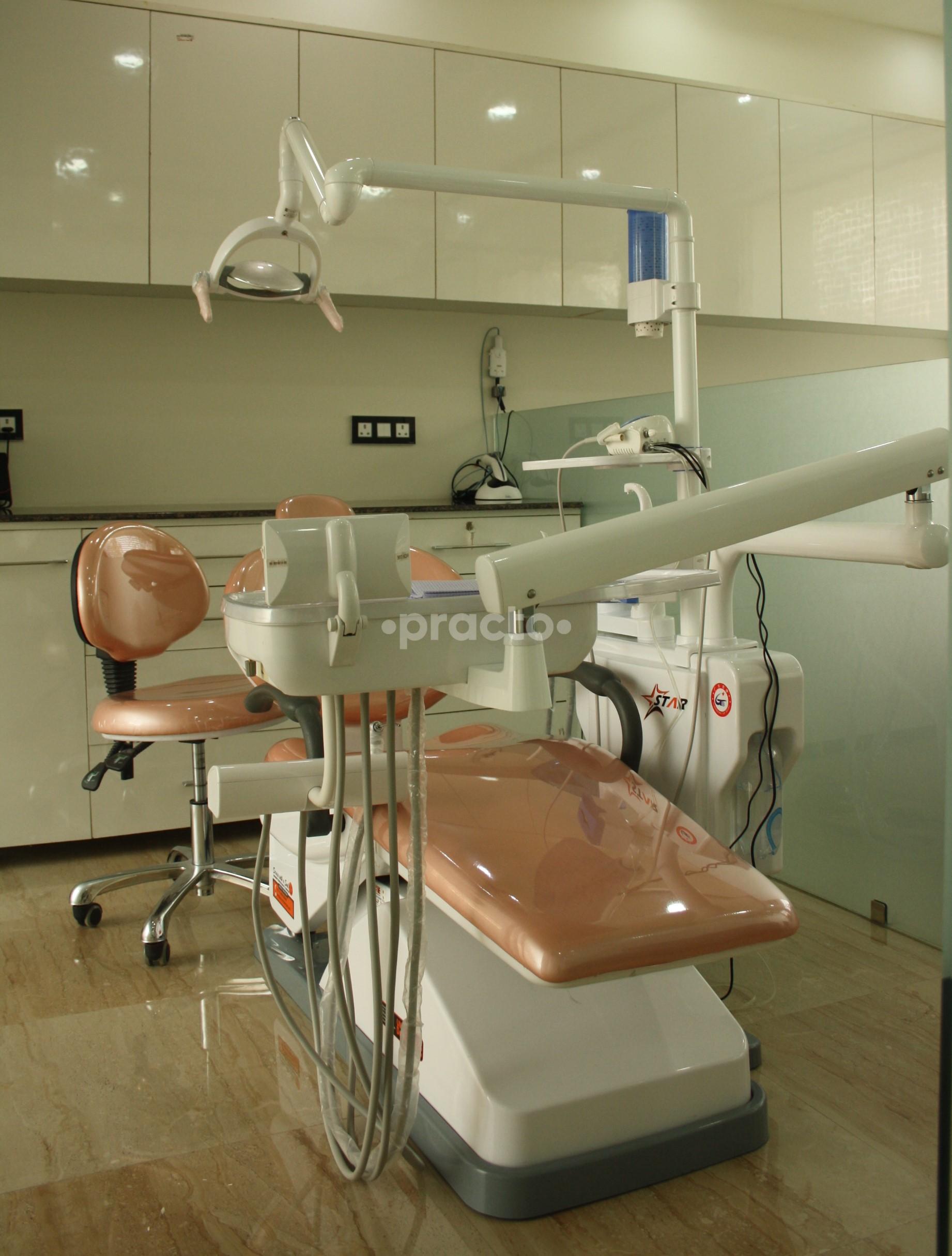 Single Chair With Mirror at Tootheal Dental Clinic And Implant Centre Alpha II Greater Noida