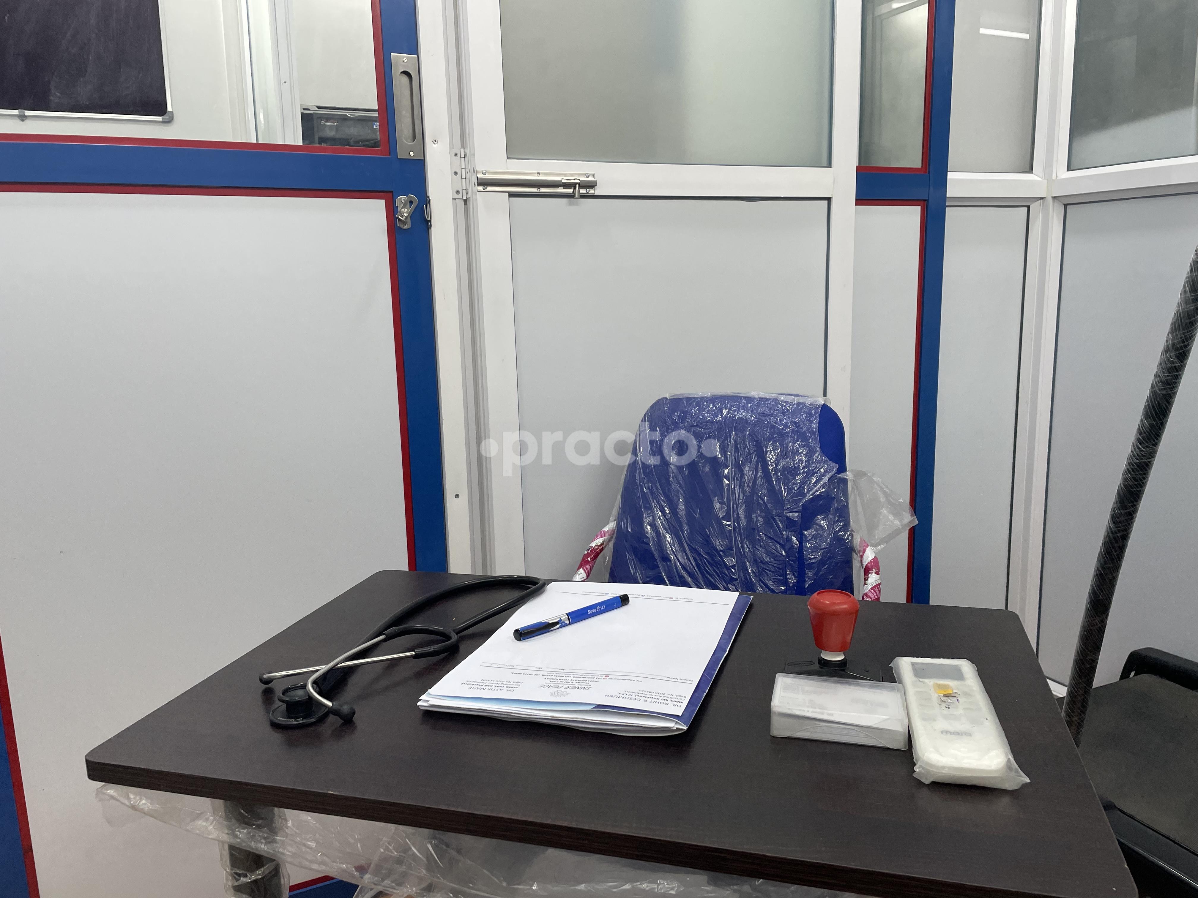 Consultation Room at Healthcare Medical Centre And Diagnostics Goregaon East Mumbai