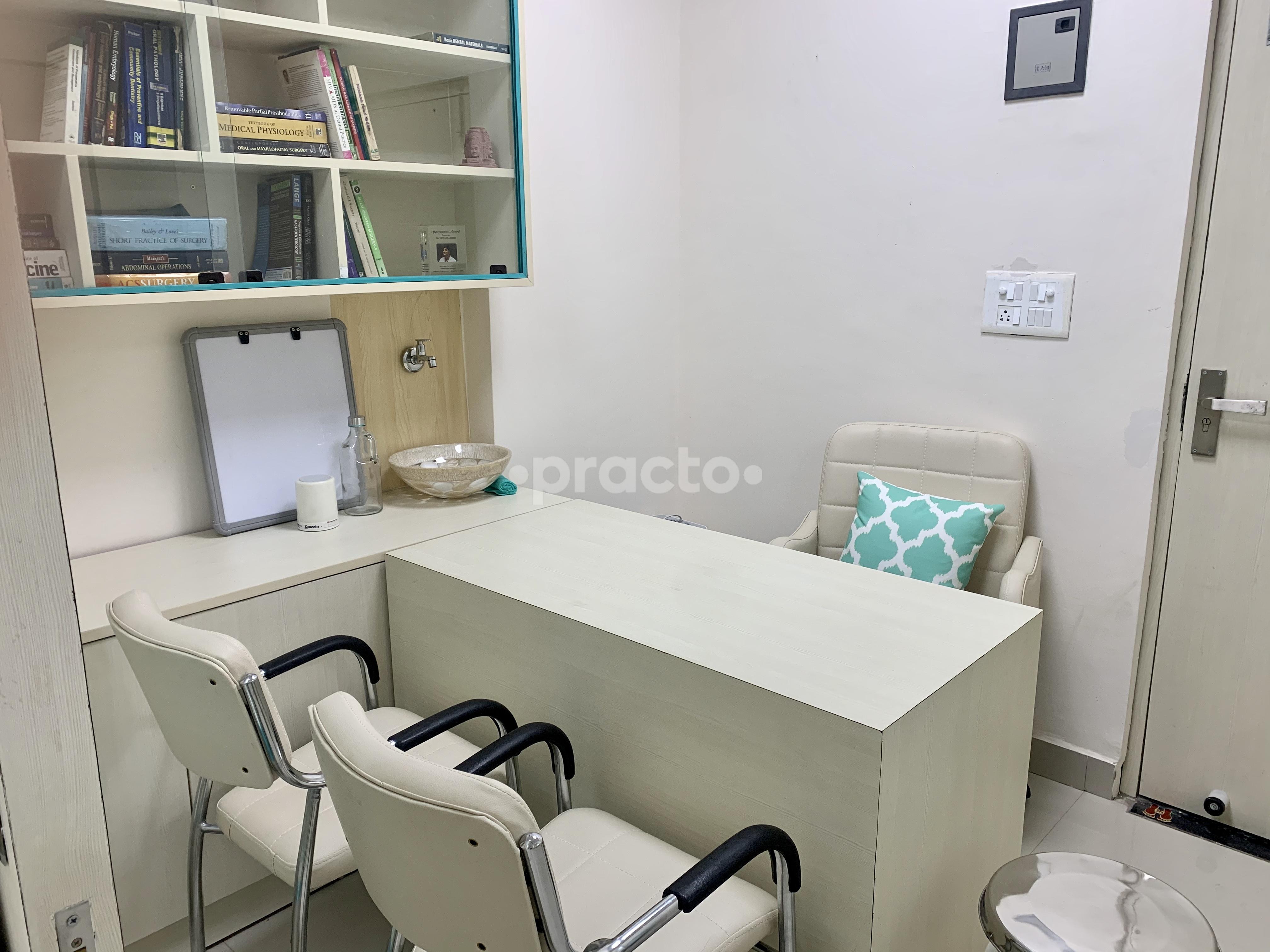 Consultation Room at Hope Clinic Sector 75 Noida