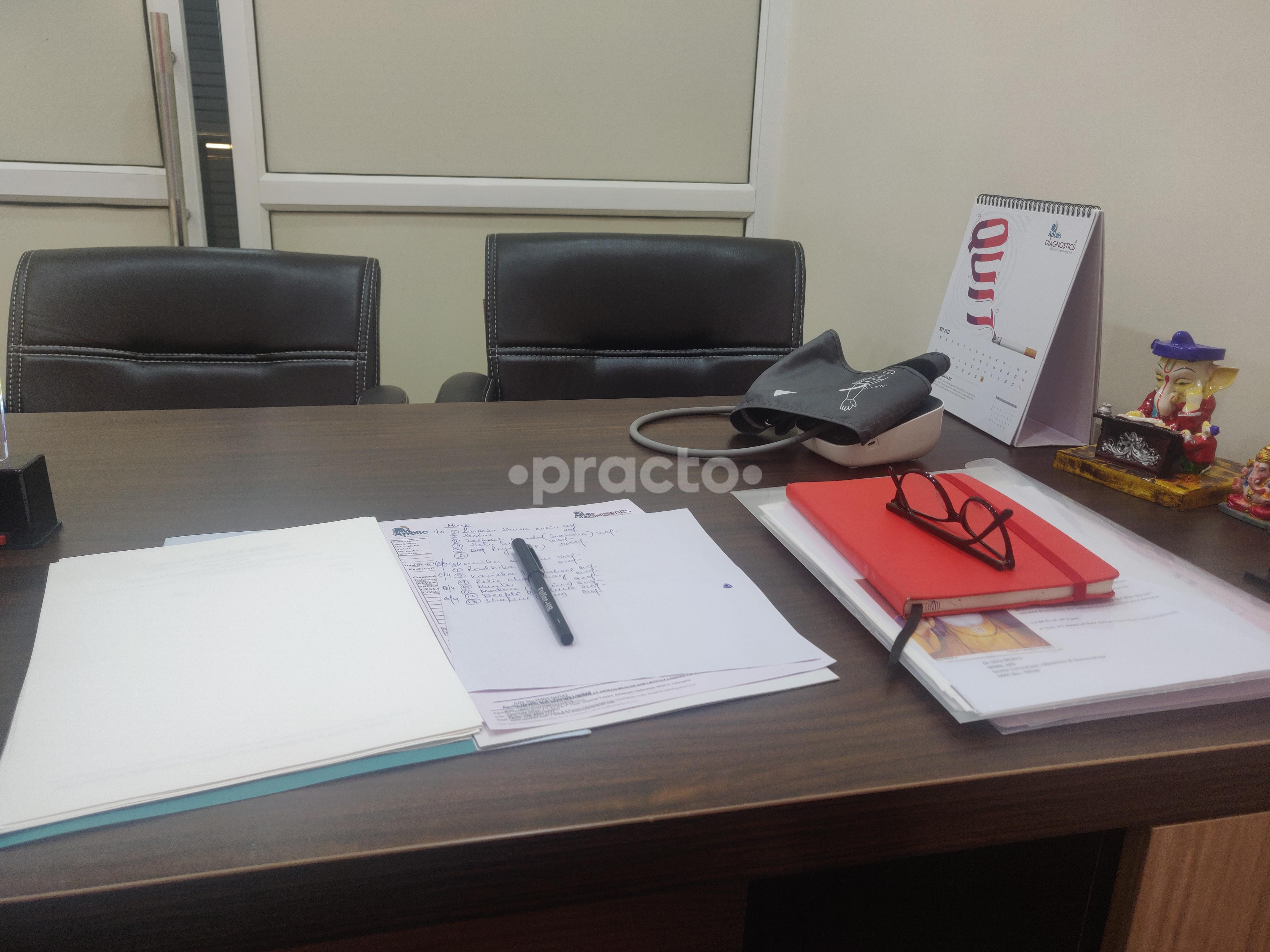 Consultation Room at Dr Uma Mishra Clinic Sector 75 Noida