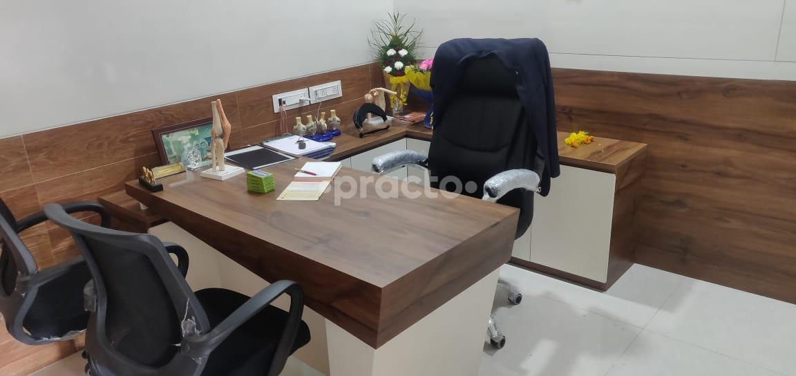 Consultation Room at Kiaan's Eye & Orthopedic Clinic Borivali Mumbai