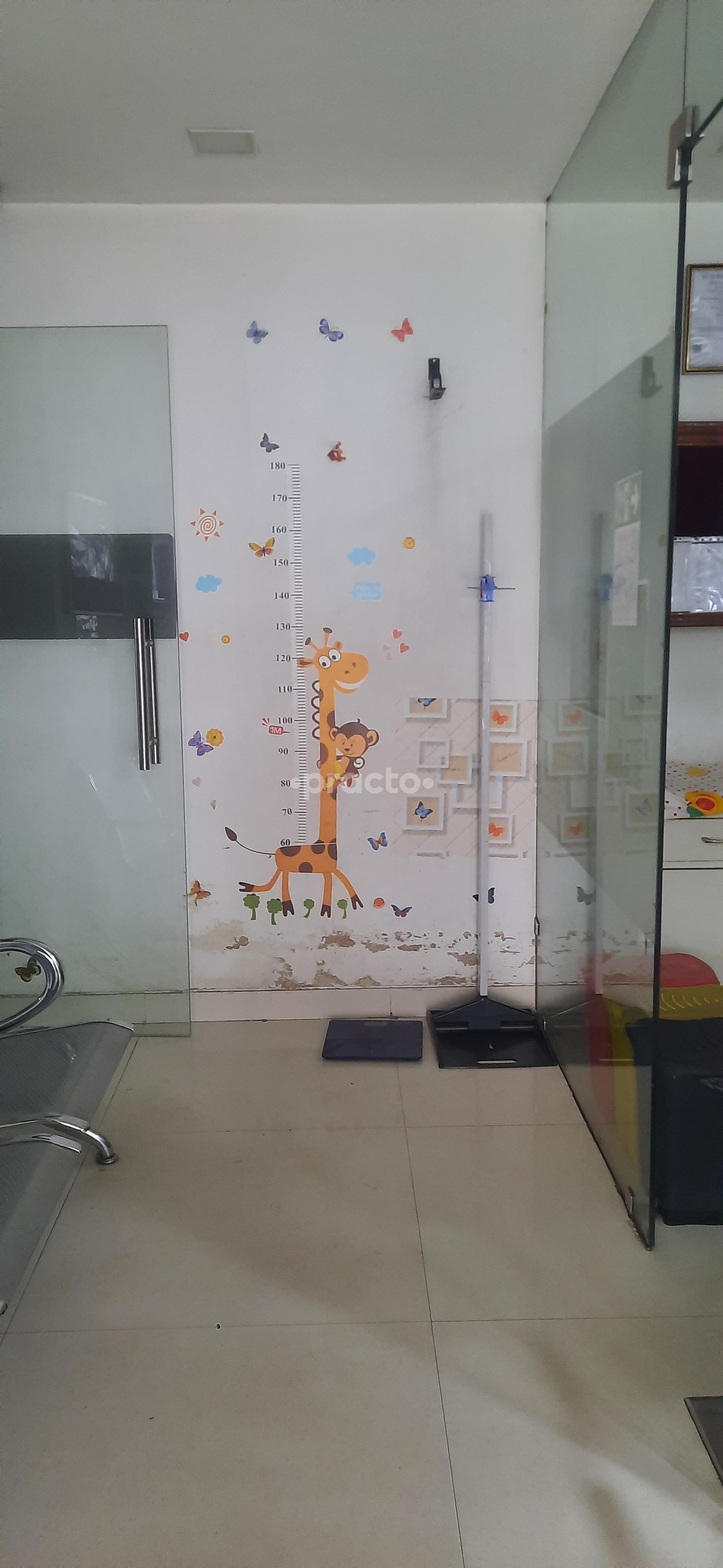 Waiting Area at Dr Prachi Clinic Rohini Sector 8 Delhi