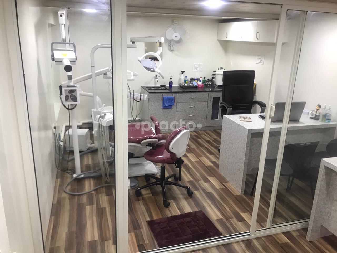 Outside Area at Dental Hub Prabhat Road Pune