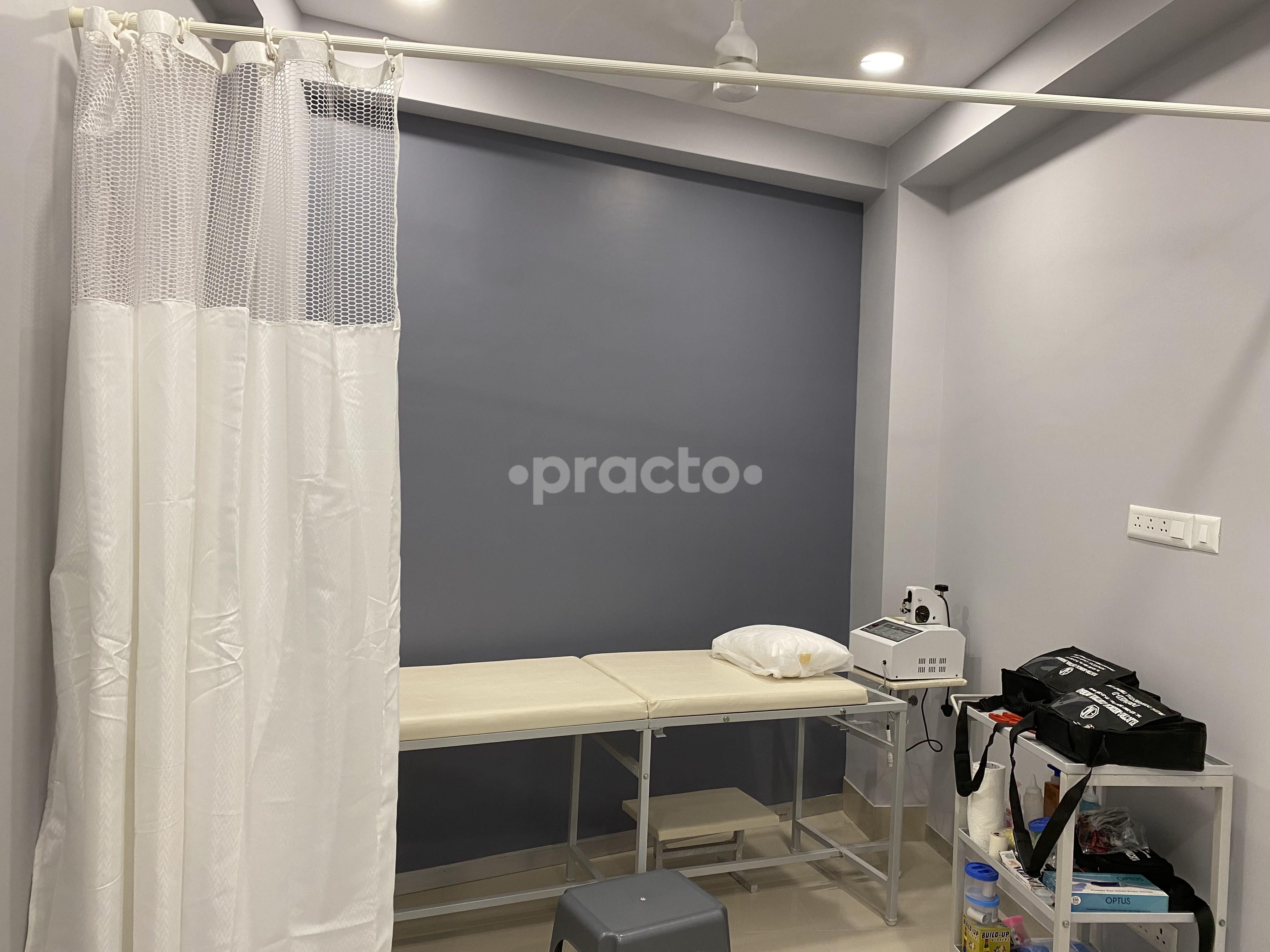 Equipment Area at Dr Raveena Kini's Reform- The Physio Way Vileparle East Mumbai