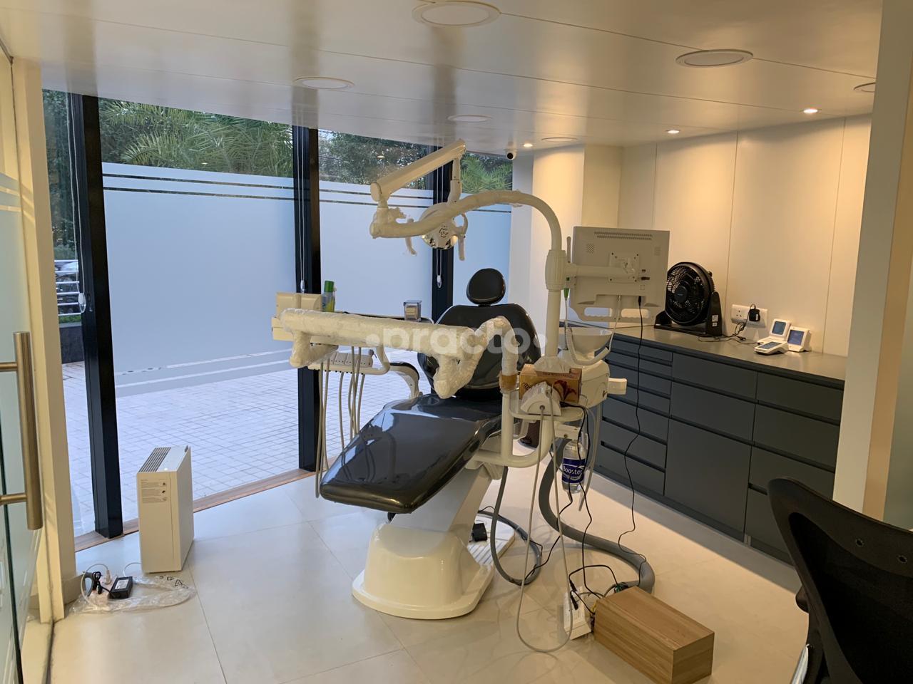 Therapy/Massage Room at iTeeth Dental Gurgaon Sector 47 Gurgaon