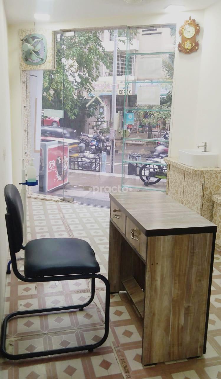 Reception desk at Abhinandan Clinic Kandivali West Mumbai