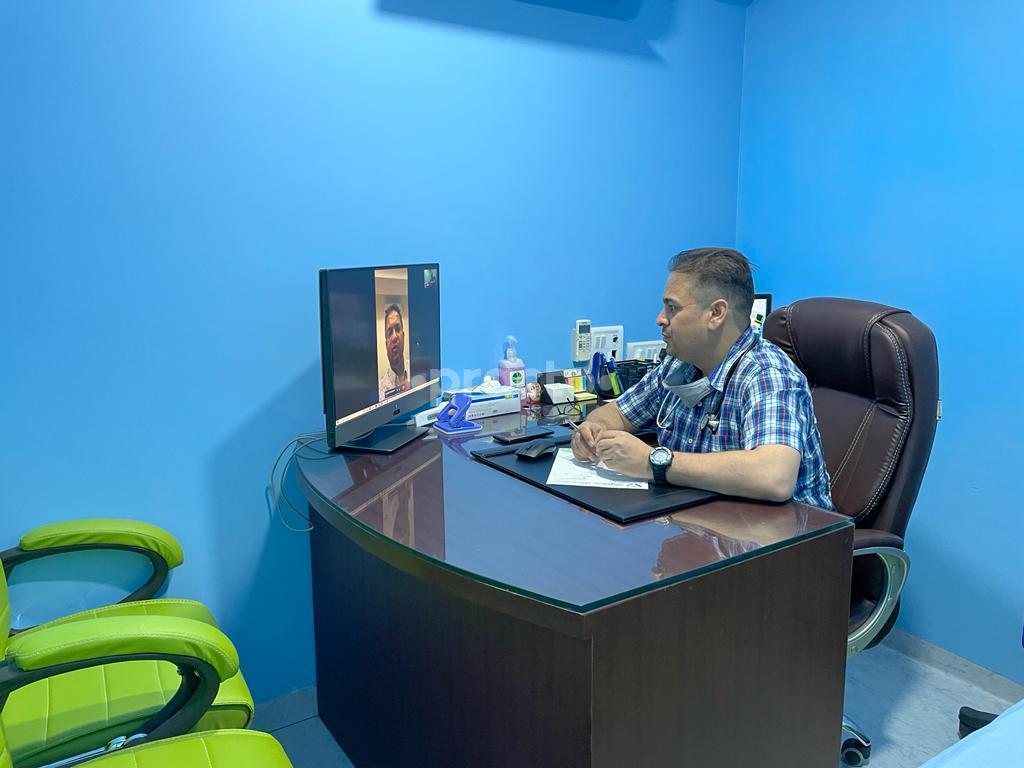 Consultation Room at Lifeline Mediclinic South City-II Gurgaon