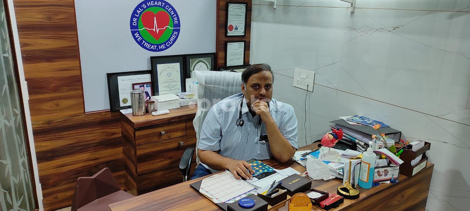Consultation Room at Dr Lal's Heart Center Memnagar Ahmedabad