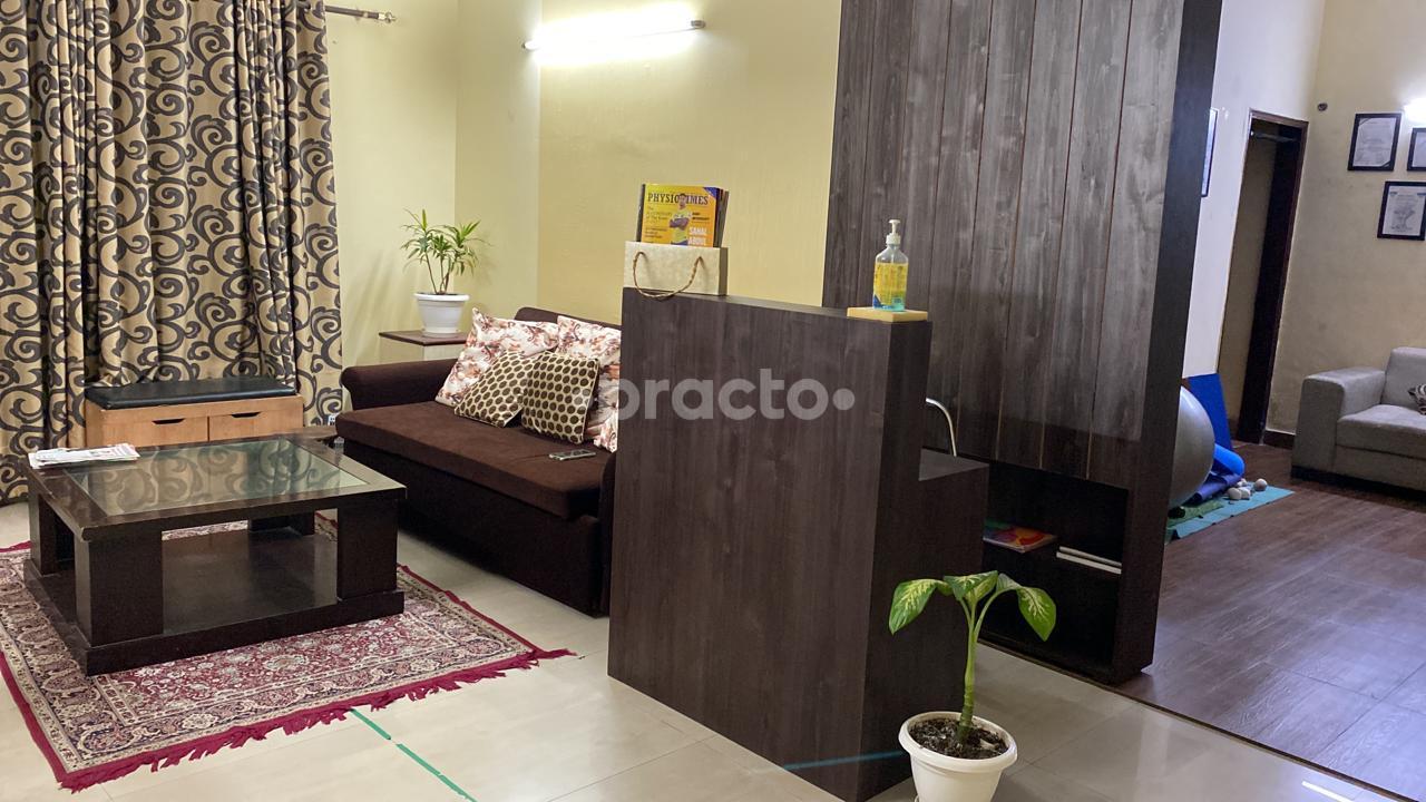Waiting Area at Painfx Physiotherapy And Advance Therapy Clinic Indirapuram Ghaziabad