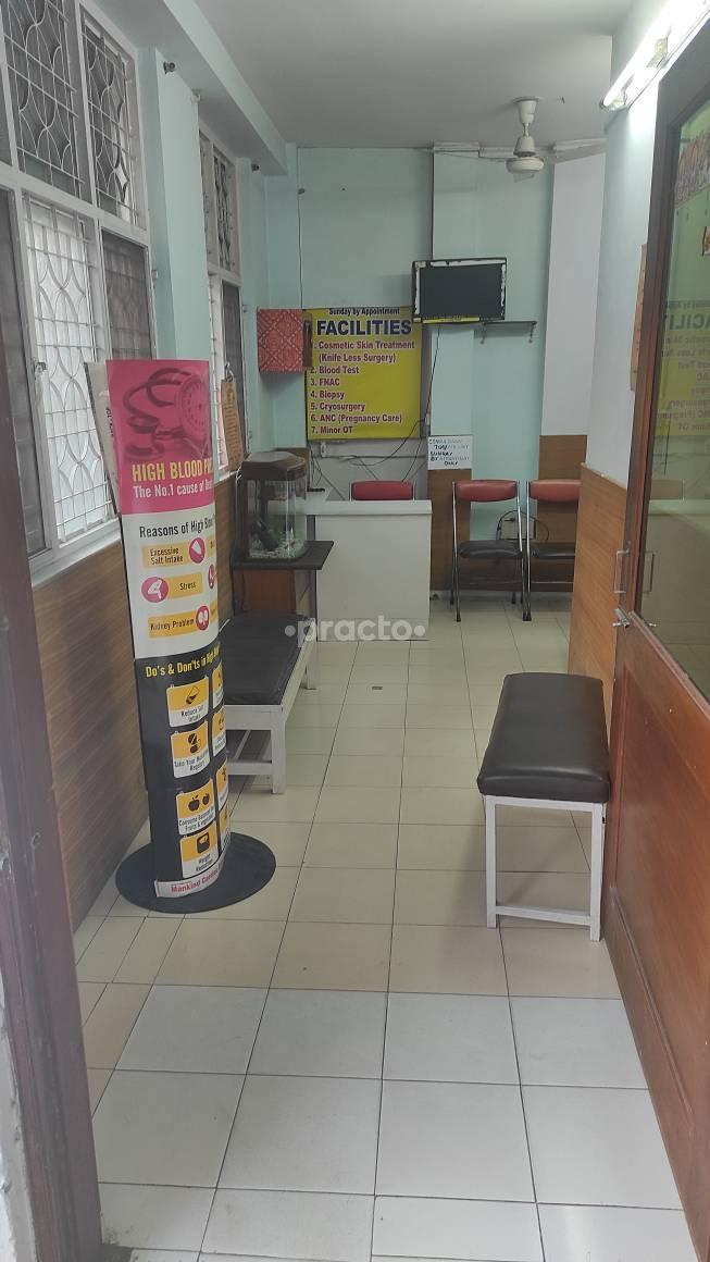 Waiting Area at Dr Gaurav Garg Uro Care Clinic Kalkaji Delhi