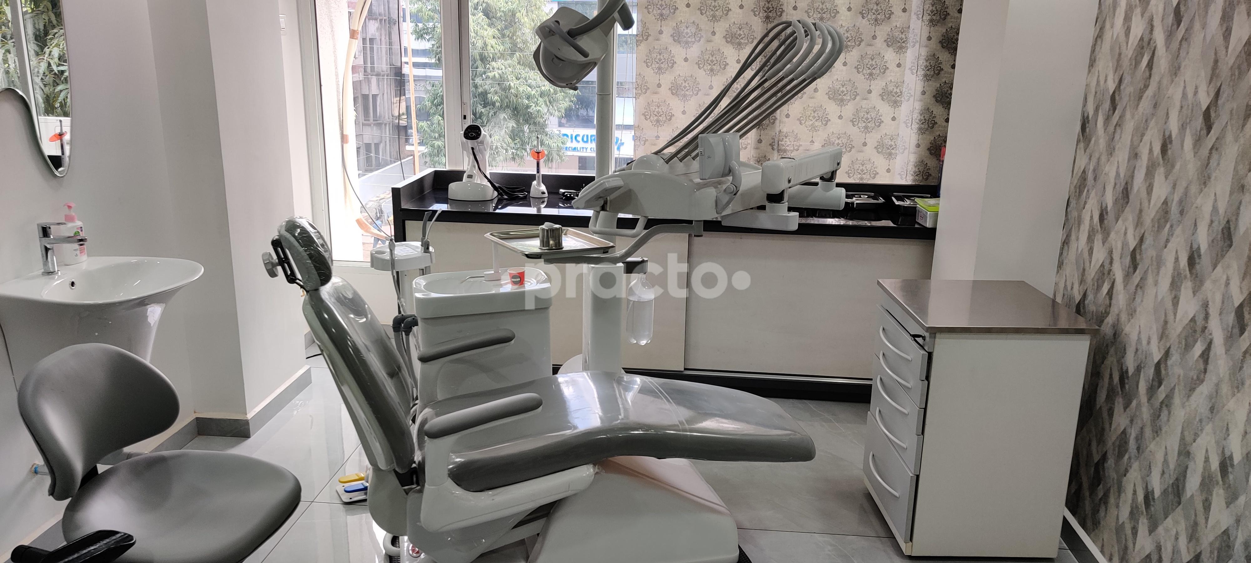 Consultation Room at Synapse Dental Care Ramdaspeth Nagpur