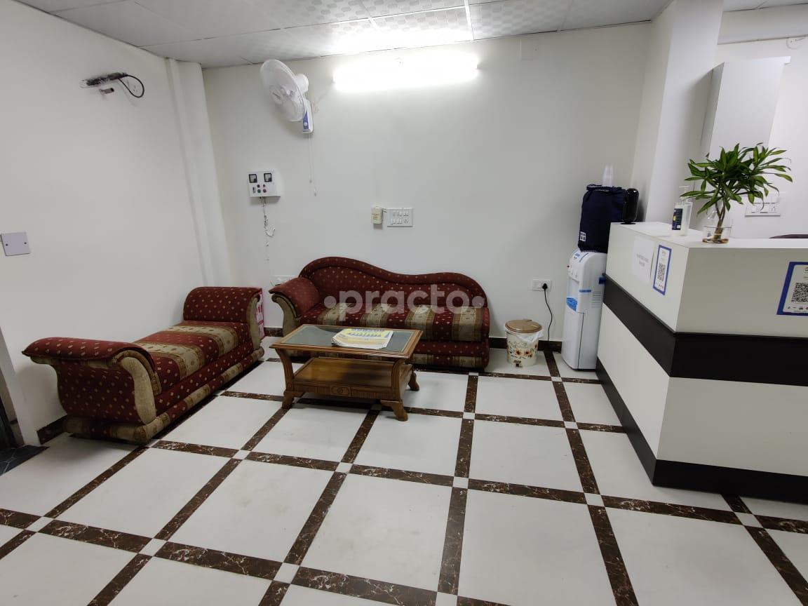 Waiting Area at Siya's ENT Allergy And Physiotherapy Clinic Sector 72 Noida