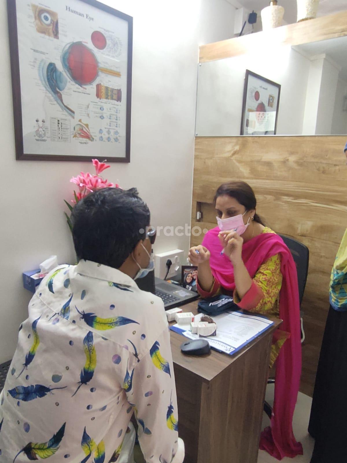 Consultation Room at Naavya Eye Care Malabar Hill Mumbai