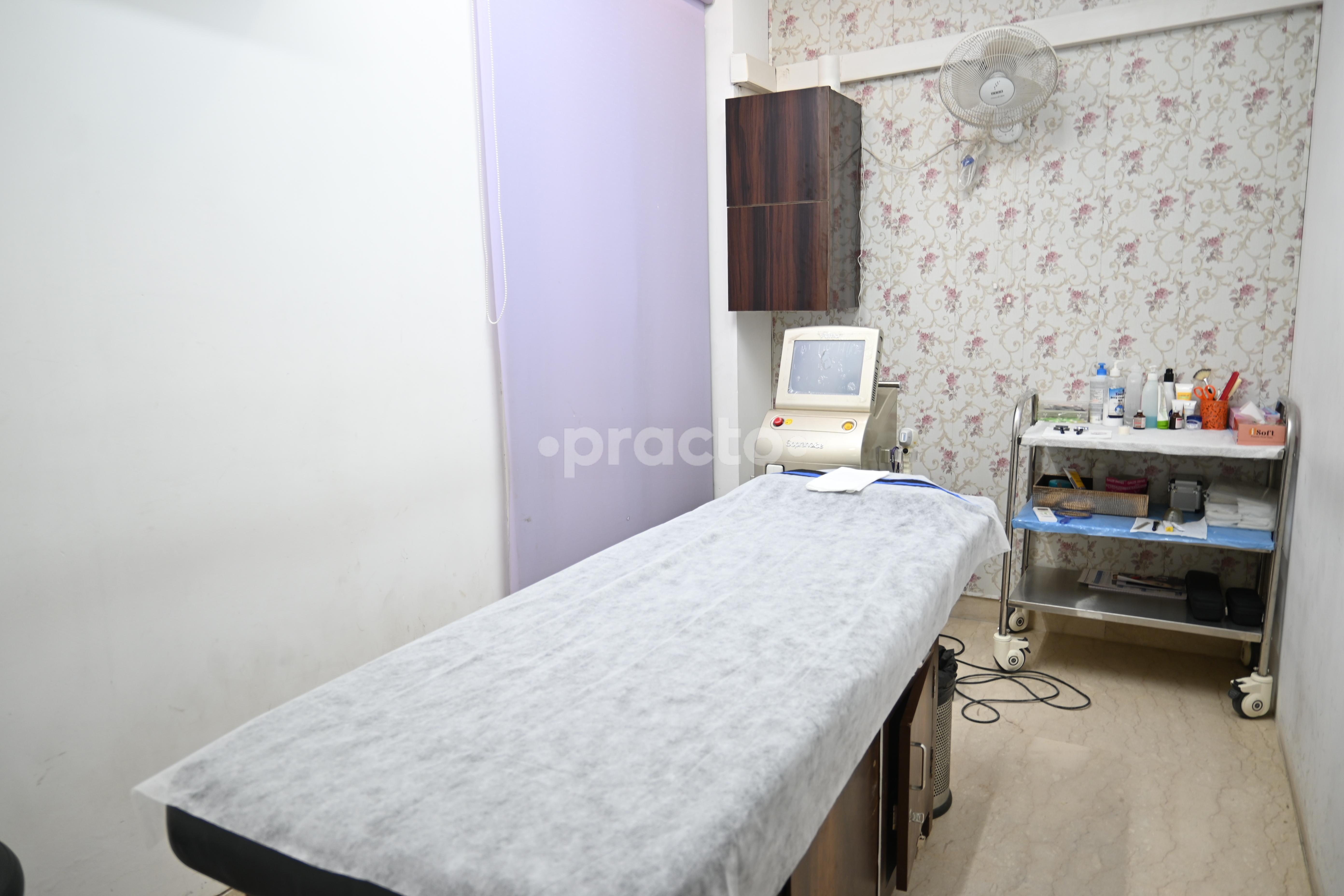 Therapy/Massage Room at Influennz Skin & Hair Clinic Hauz Khas Delhi