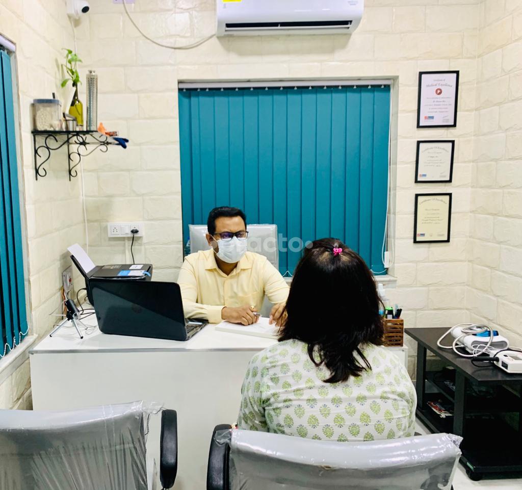 Consultation Room at The Healers Homeopathy by Dr Dipayan Das - Best Homeopathy Doctor In Kolkata Garia Kolkata