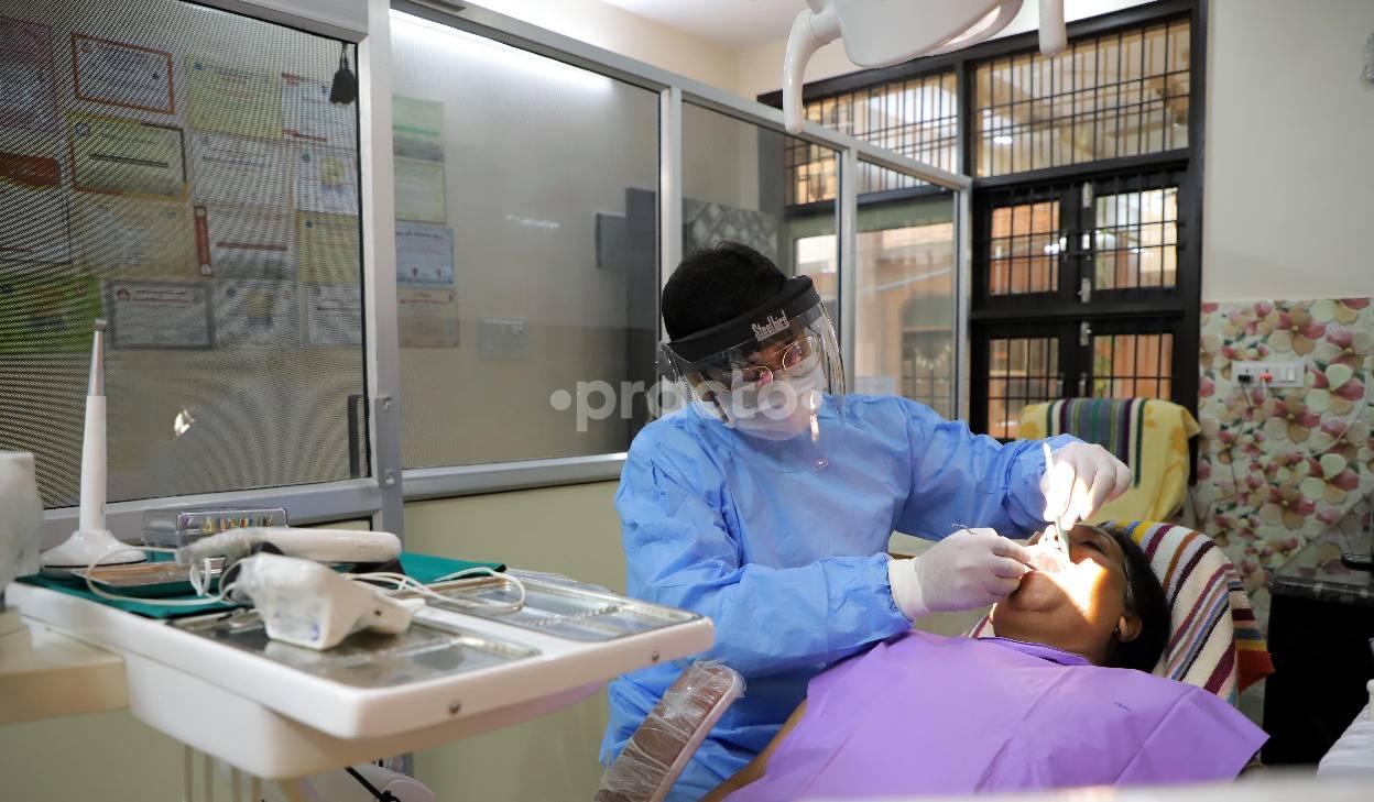 Dr.Rohan Dental And Implant Centre Rohini Sector 7 Delhi