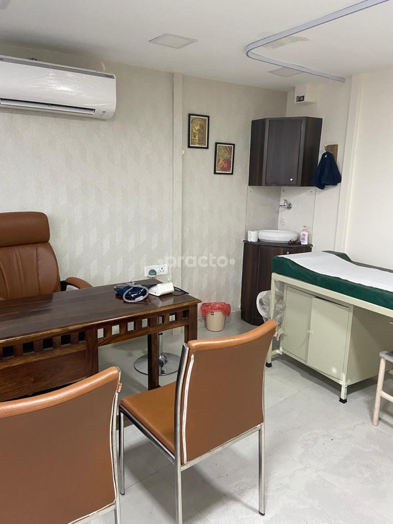 Consultation Room at Vatsala Clinic Gurgaon Sector 63 Gurgaon