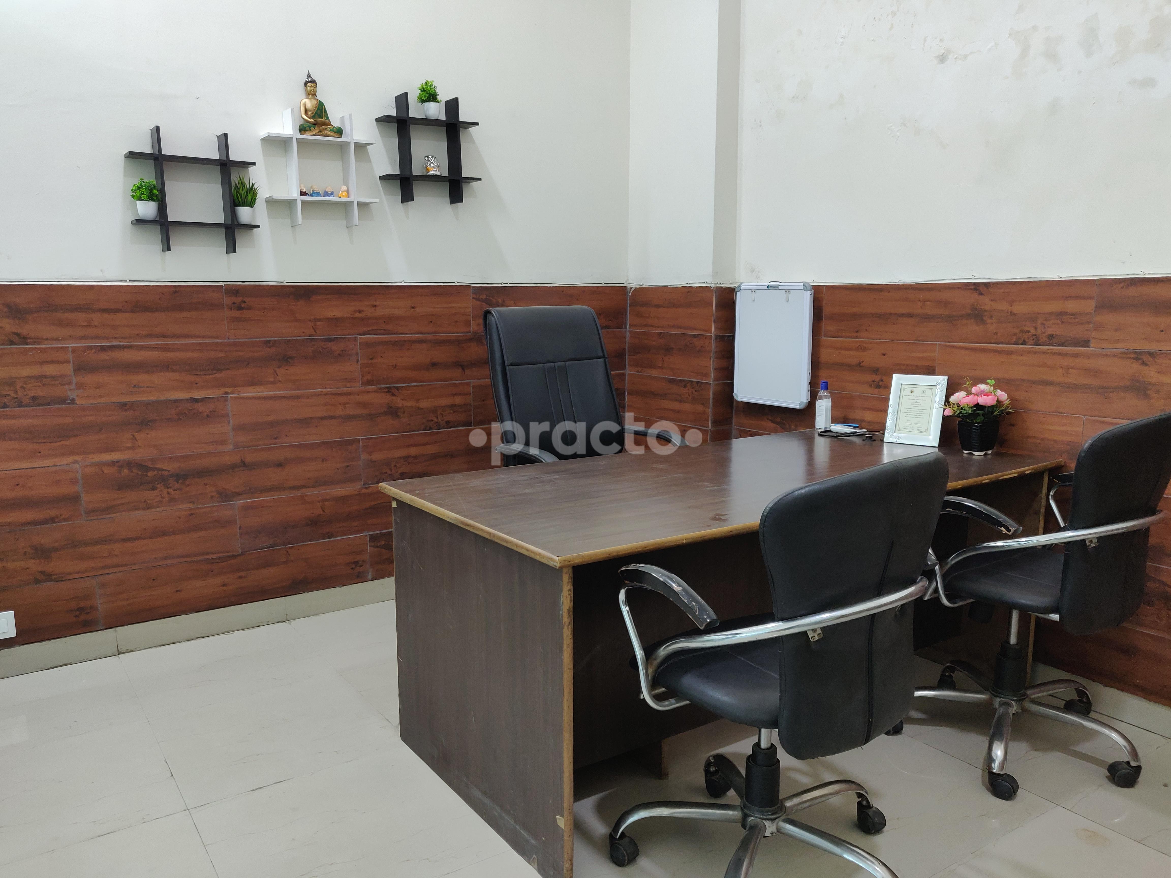 Consultation Room at Hormone Health-The Diabetes, Thyroid & Endocrine Clinic Sector 119 Noida