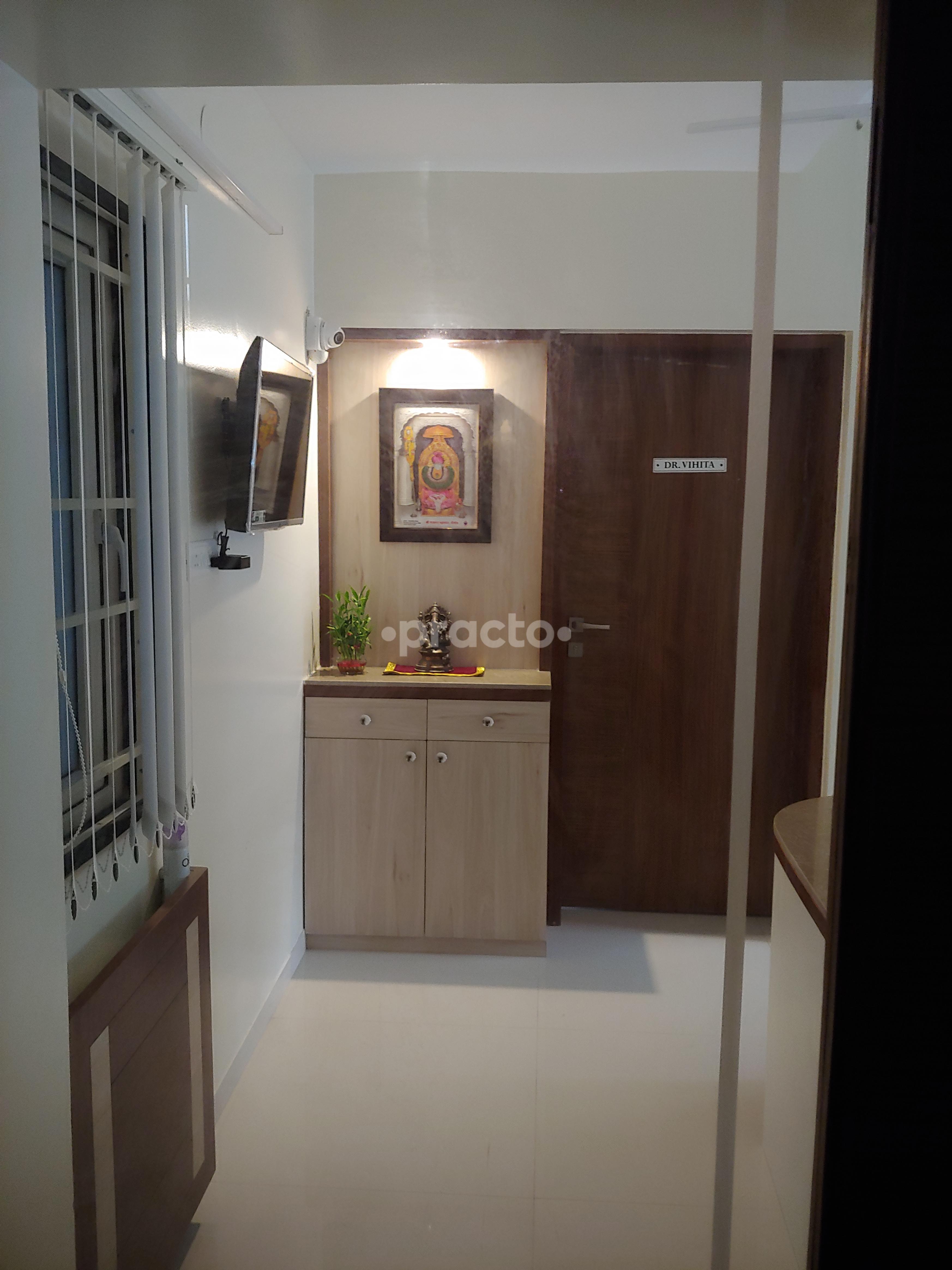 Reception Area at Dr Varun Nivargi Cardiology Clinic and 2Decho centre Kothrud Pune