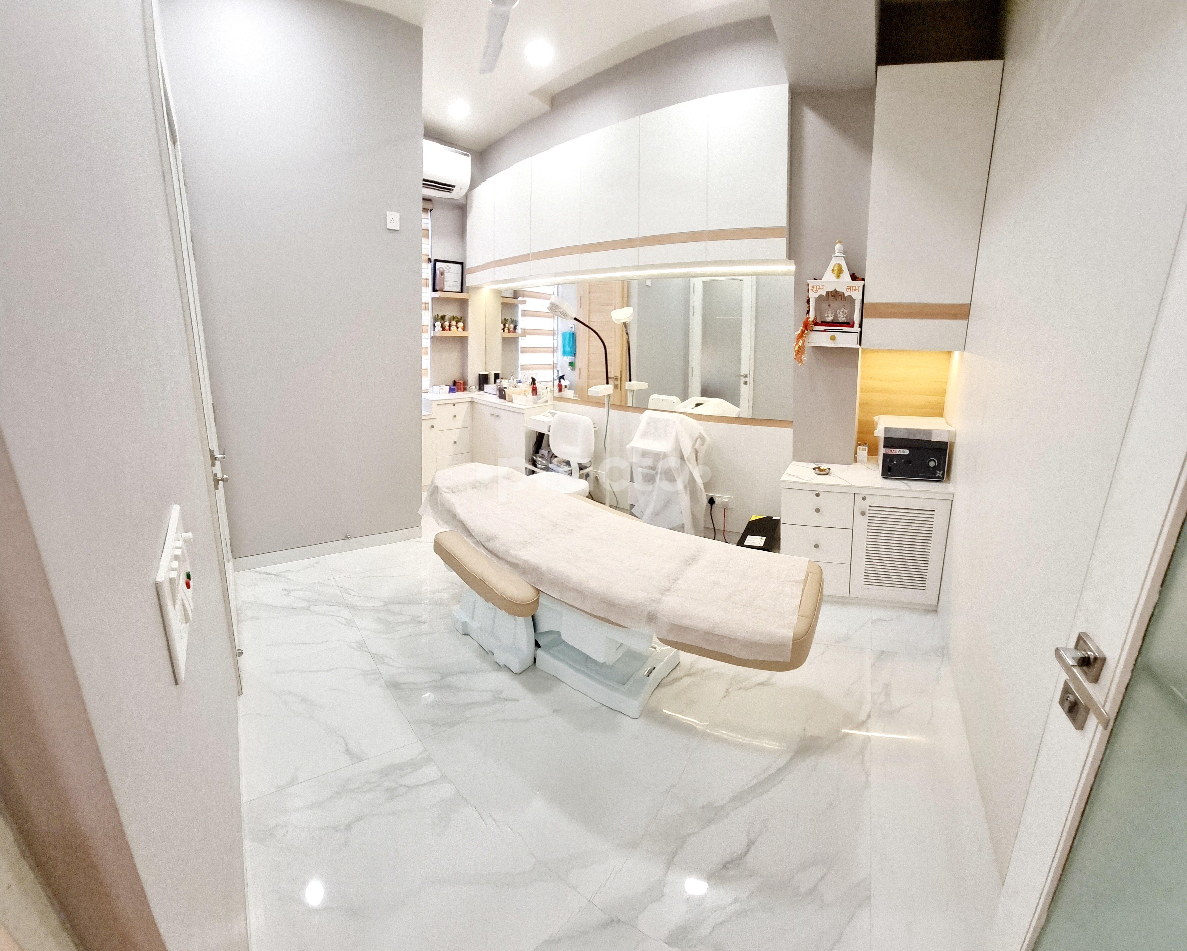 Waiting Area at Dr Ishita's Divine Skin Clinic Delhi Gate Agra