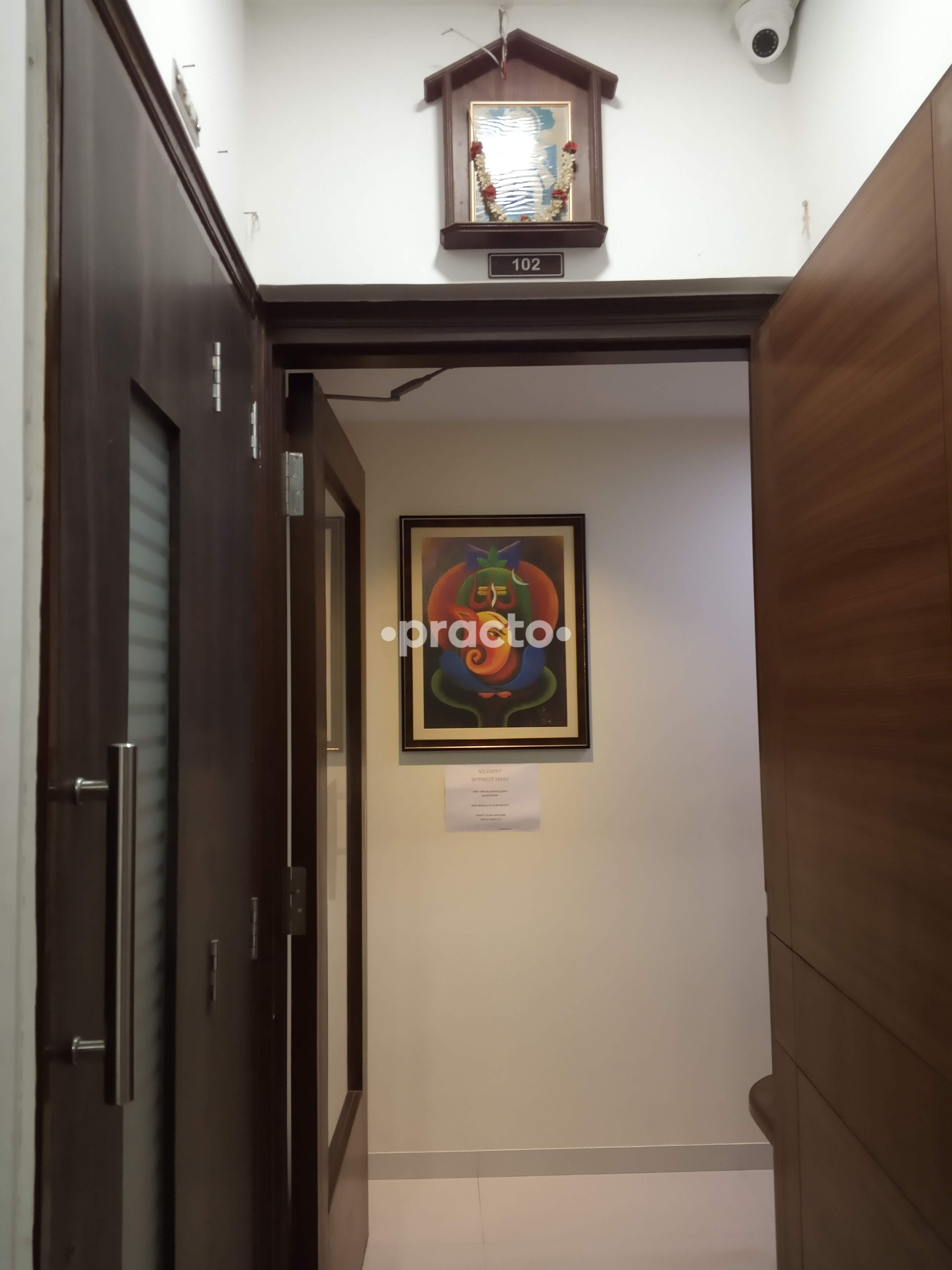 Entrance at Dr. Redkar's Clinic Vileparle East Mumbai