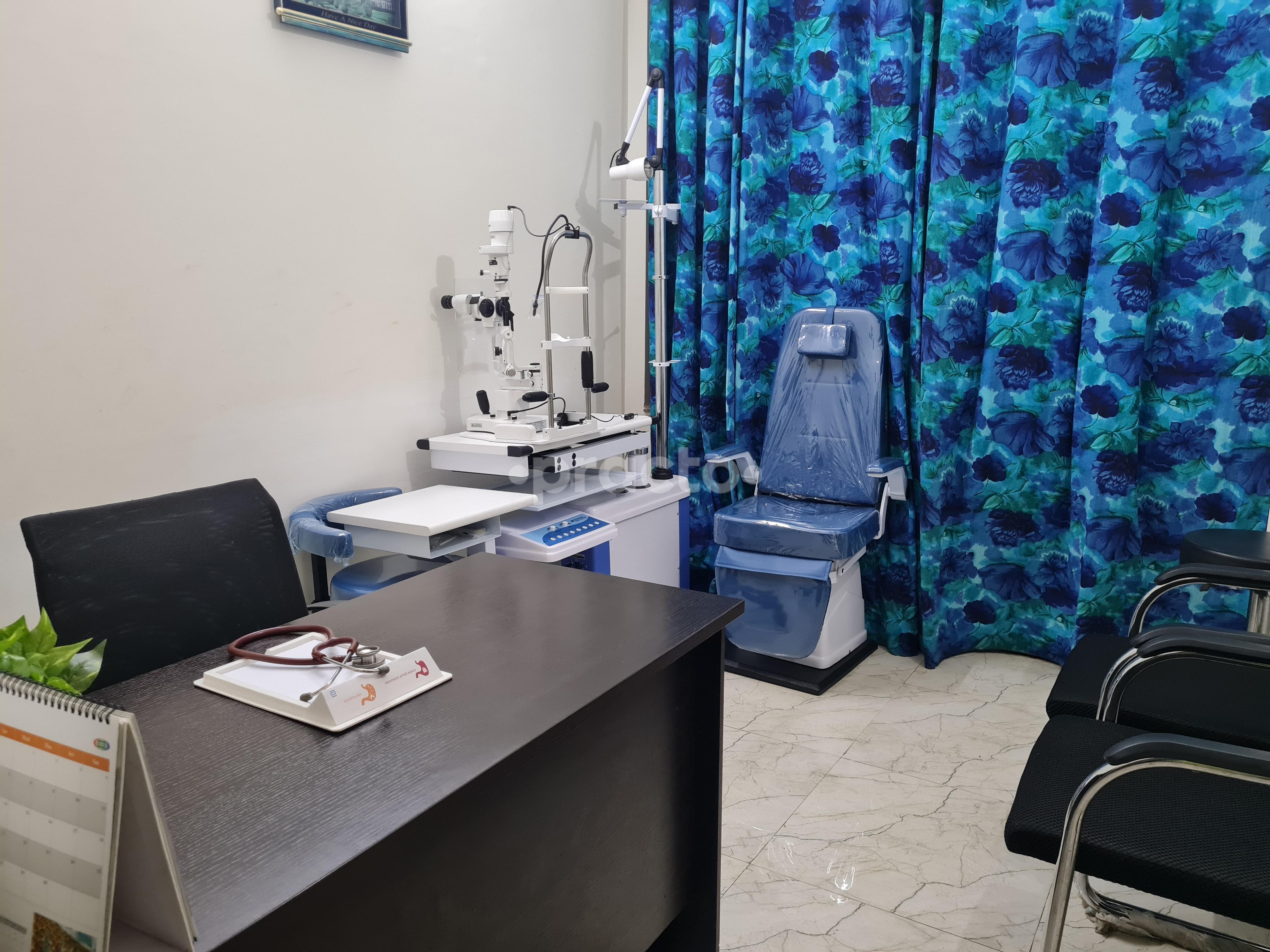 Consultation Room at Eye Care Clinic Gomtinagar Lucknow
